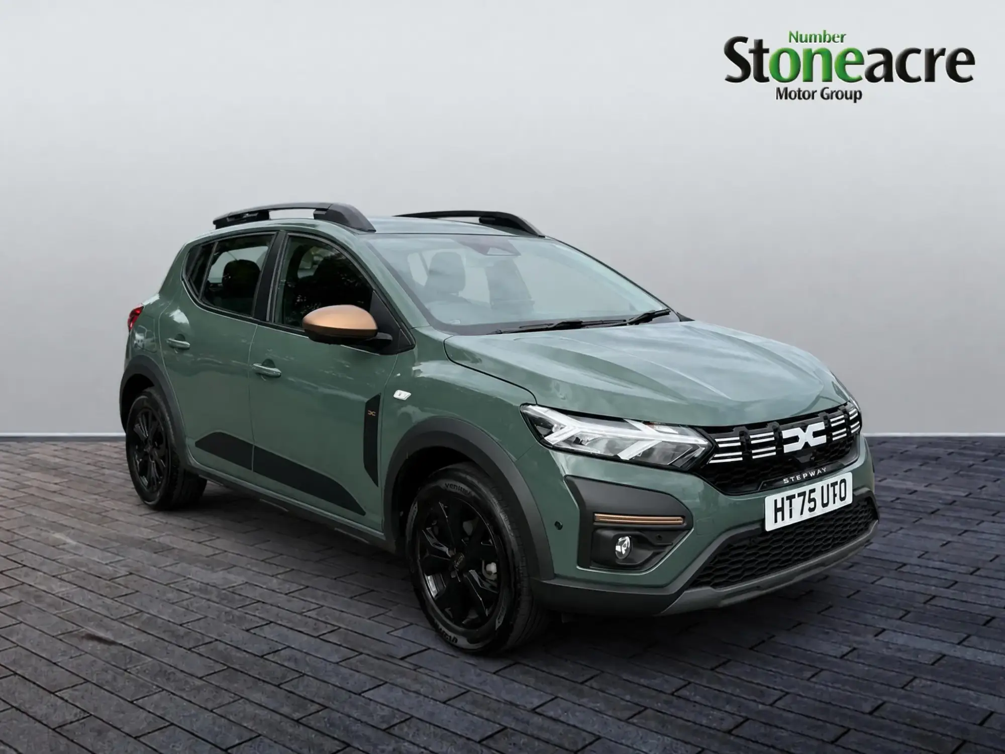 Dacia Sandero Stepway 1.0 TCe Extreme 5dr HT75UTO Image 1 Dacia Sandero Stepway 1.0 TCe Extreme 5dr HT75UTO Image 1