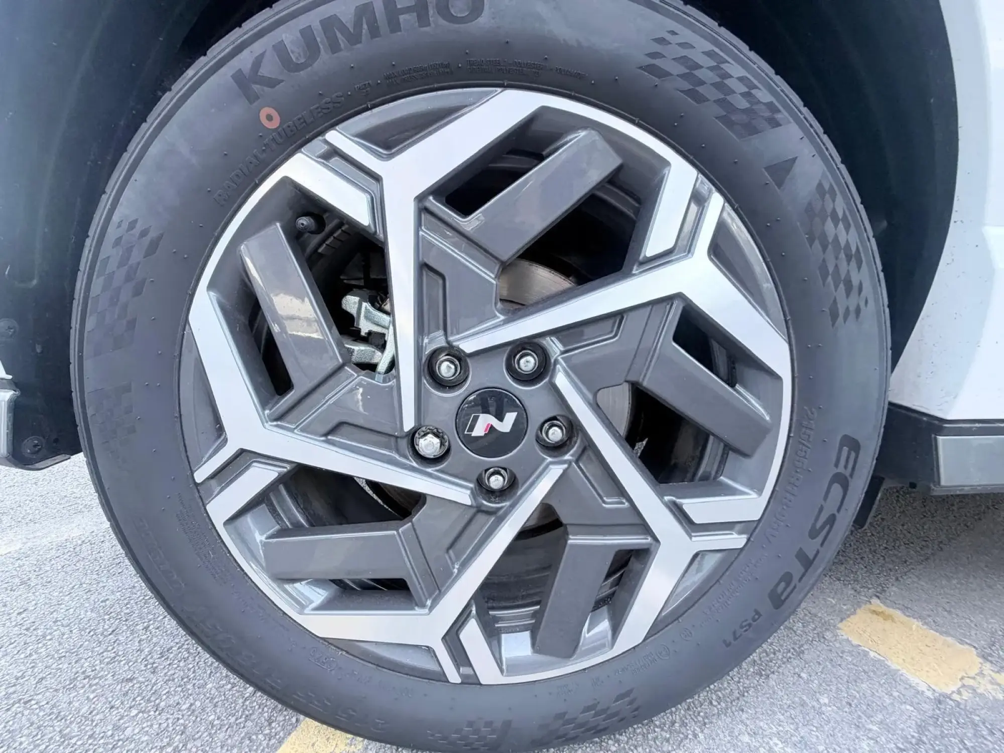 Hyundai KONA Image 21