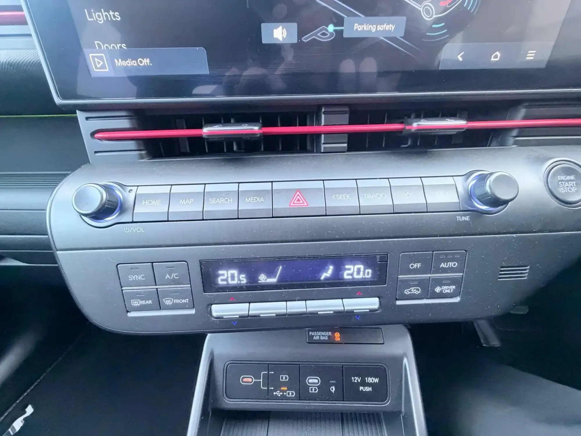 Hyundai KONA Image 28