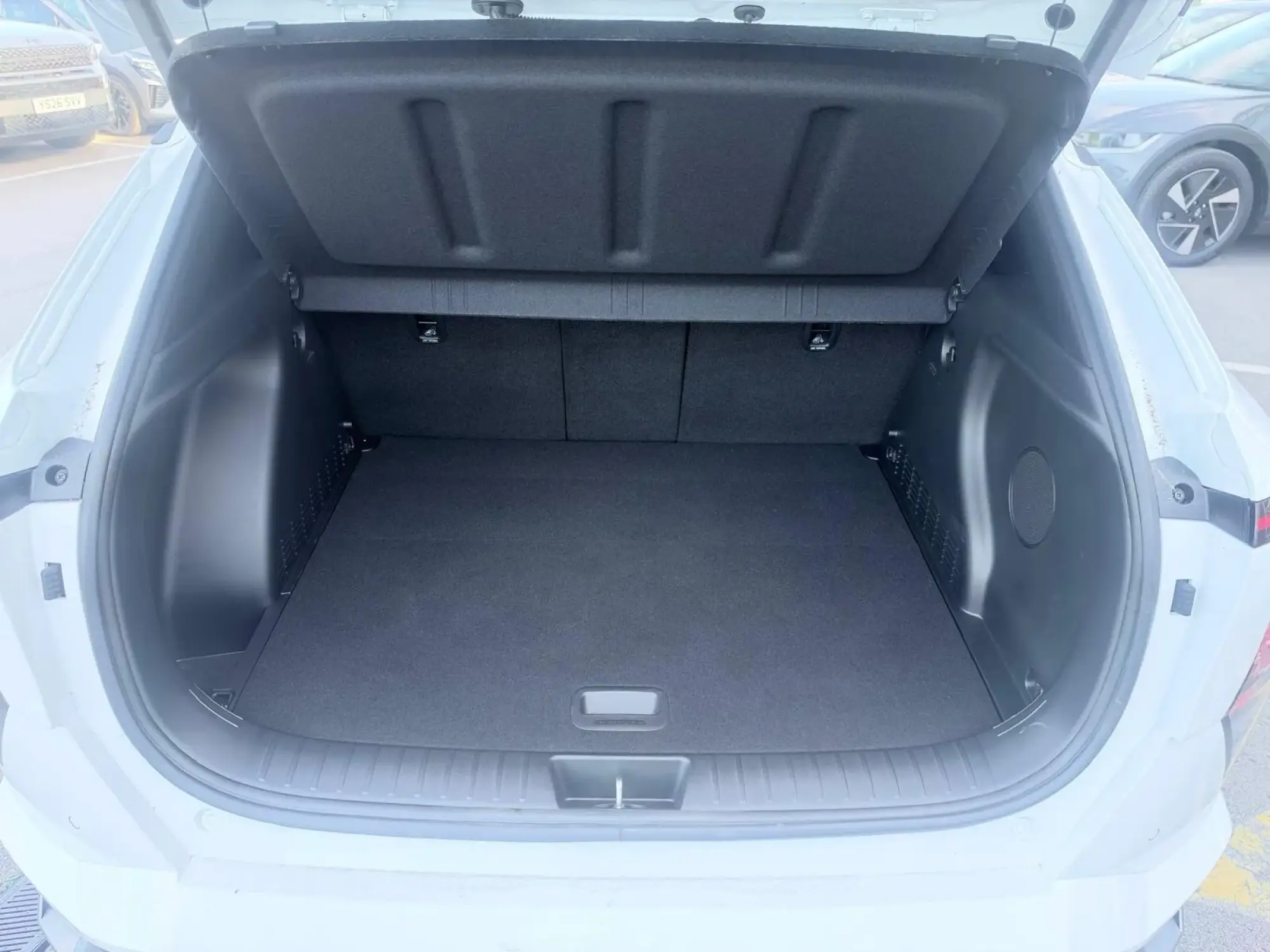 Hyundai KONA Image 32
