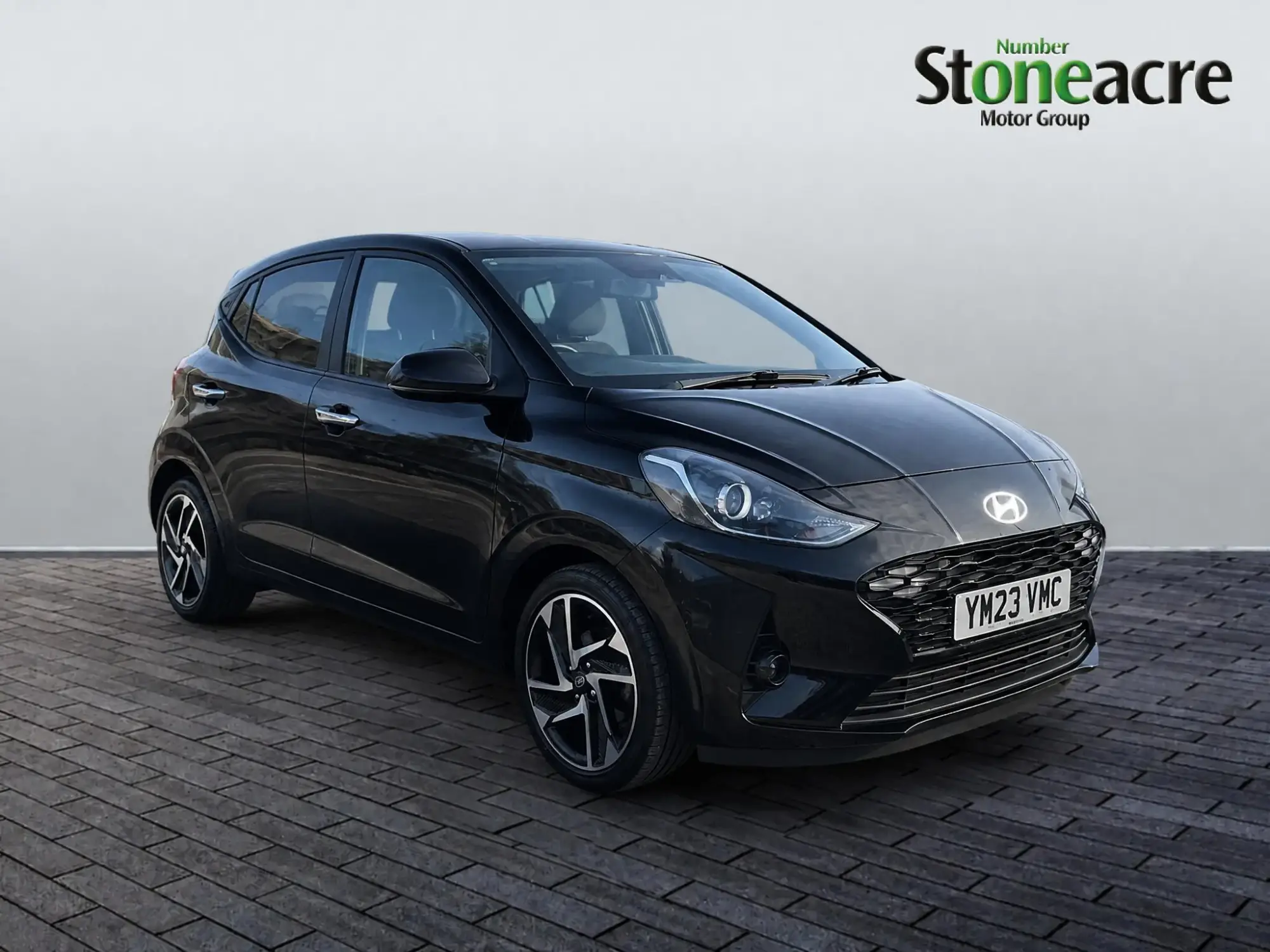 Hyundai i10 Image 1 Hyundai i10 Image 1