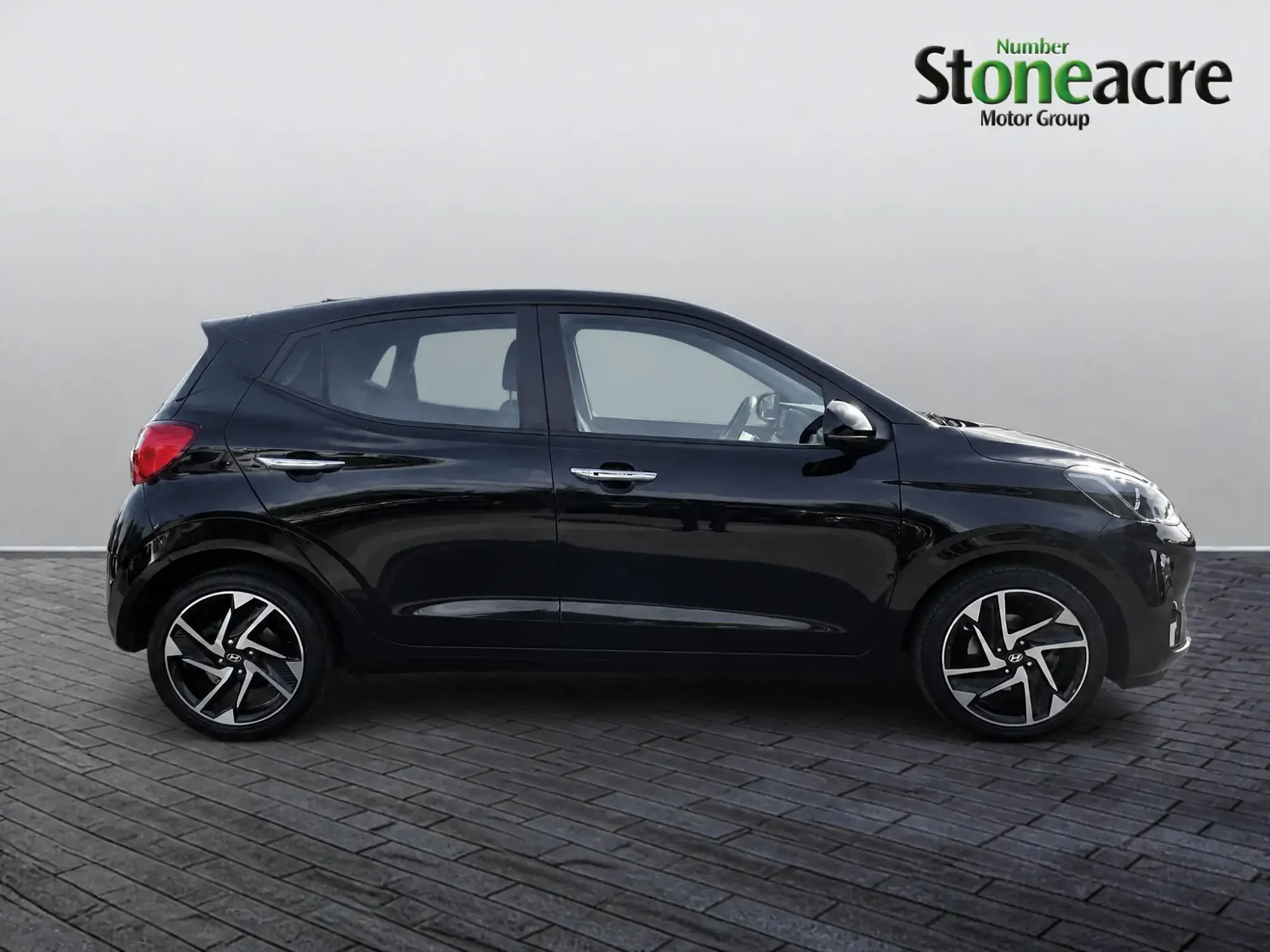 Hyundai i10 Image 2 Hyundai i10 Image 2