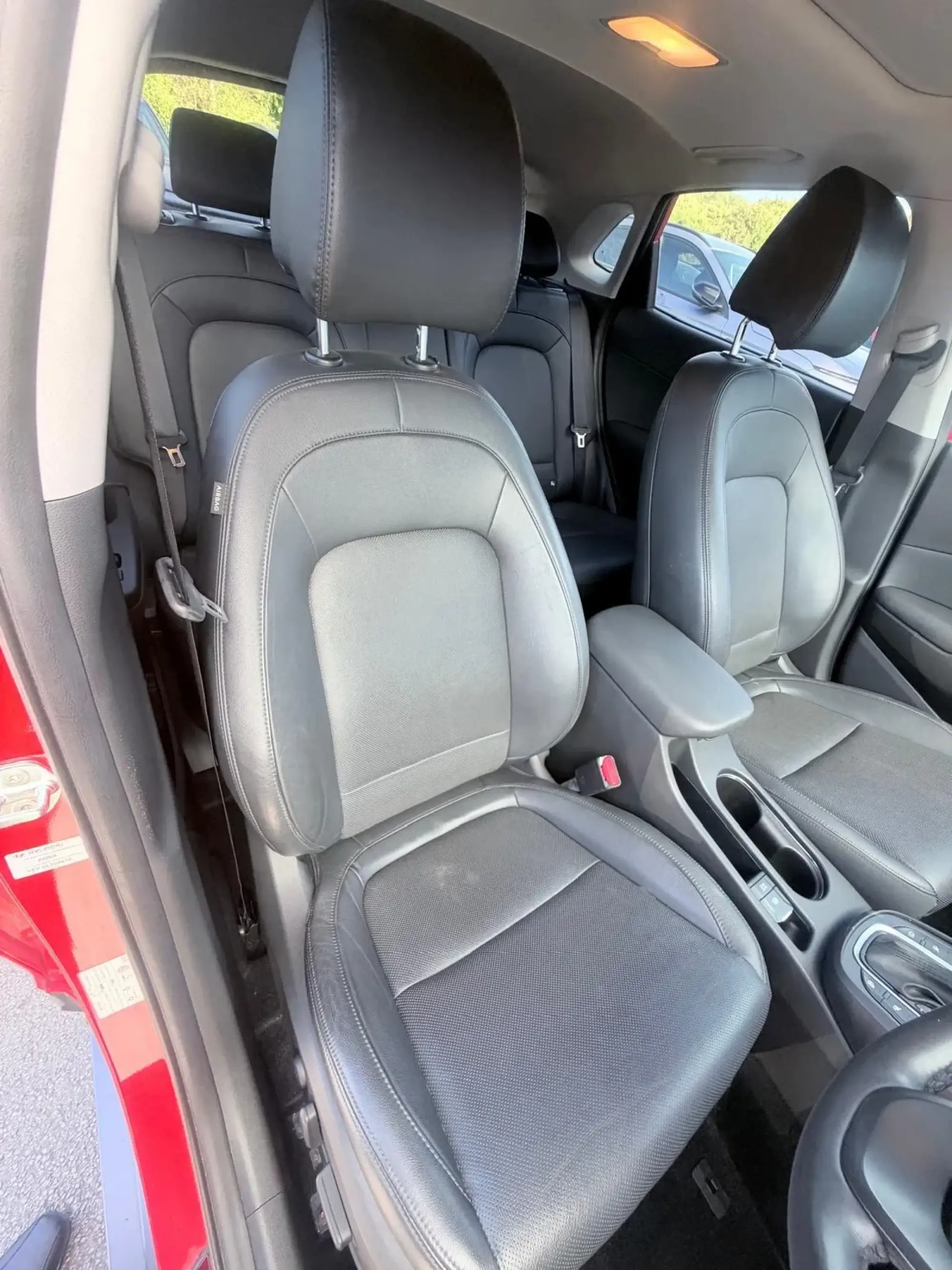 Hyundai KONA Hybrid Image 10
