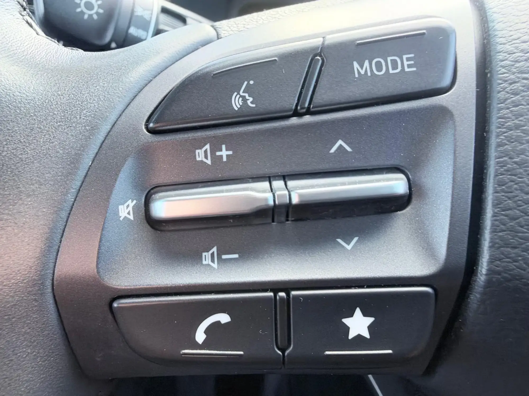 Hyundai KONA Hybrid Image 13