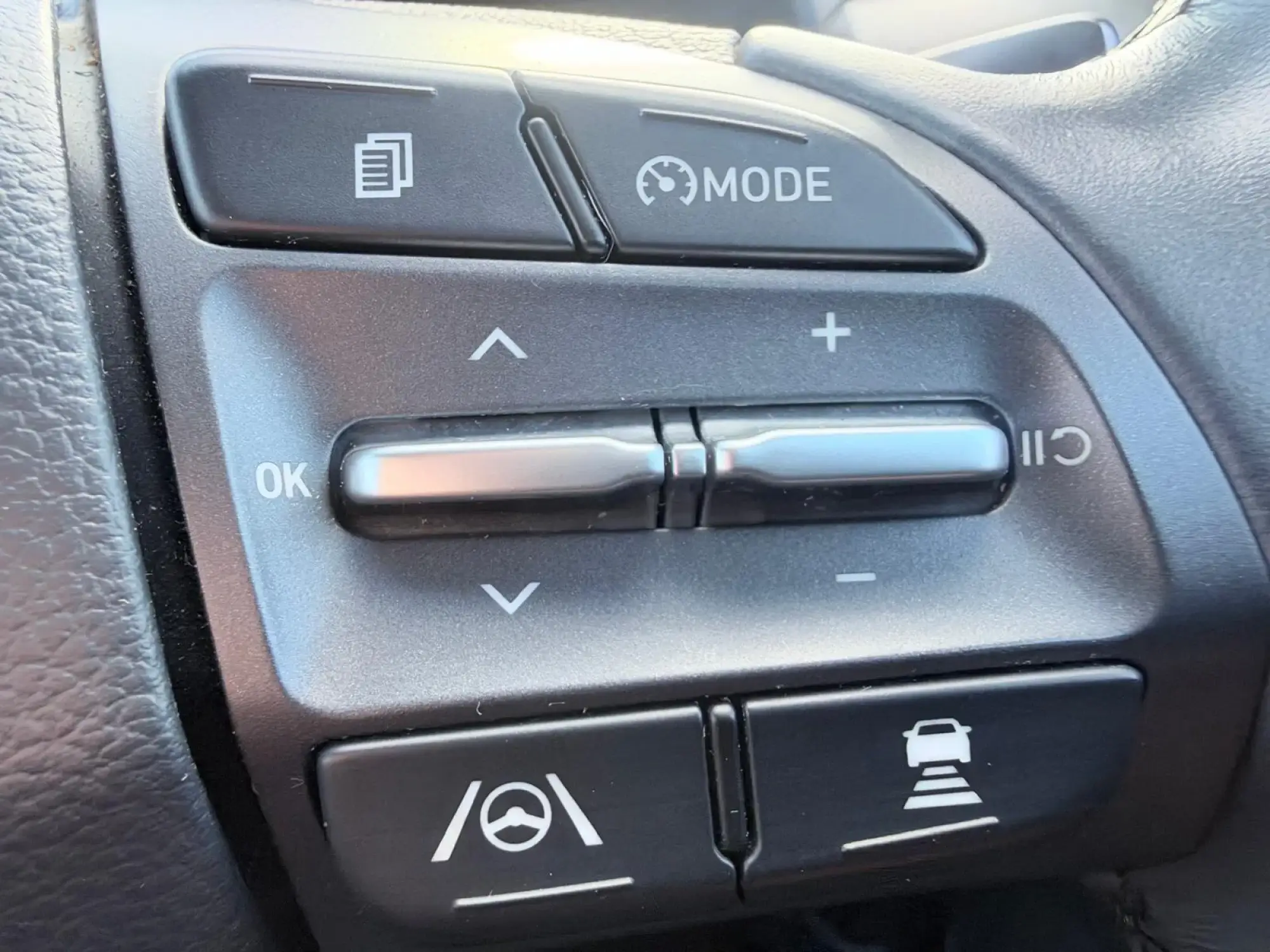 Hyundai KONA Hybrid Image 14