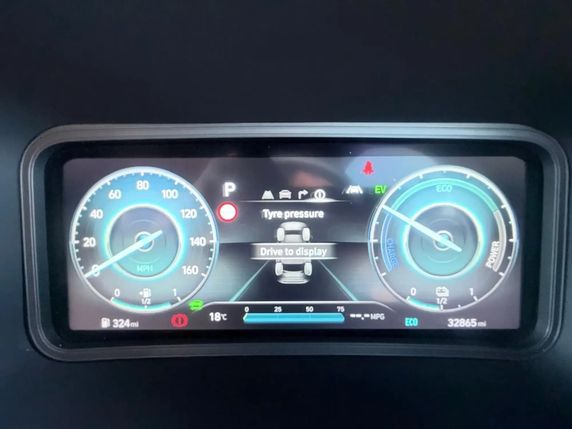 Hyundai KONA Hybrid Image 26