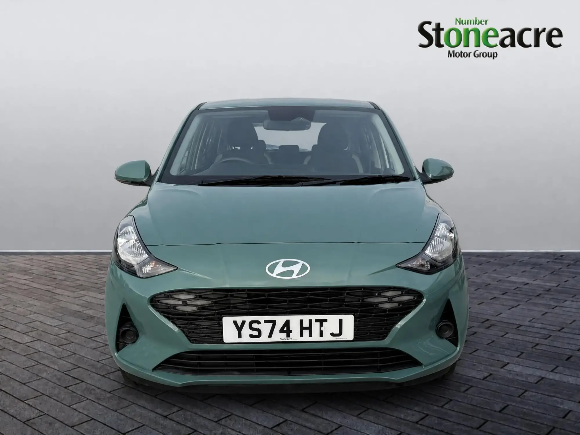 Hyundai i10 Image 8 Hyundai i10 Image 8