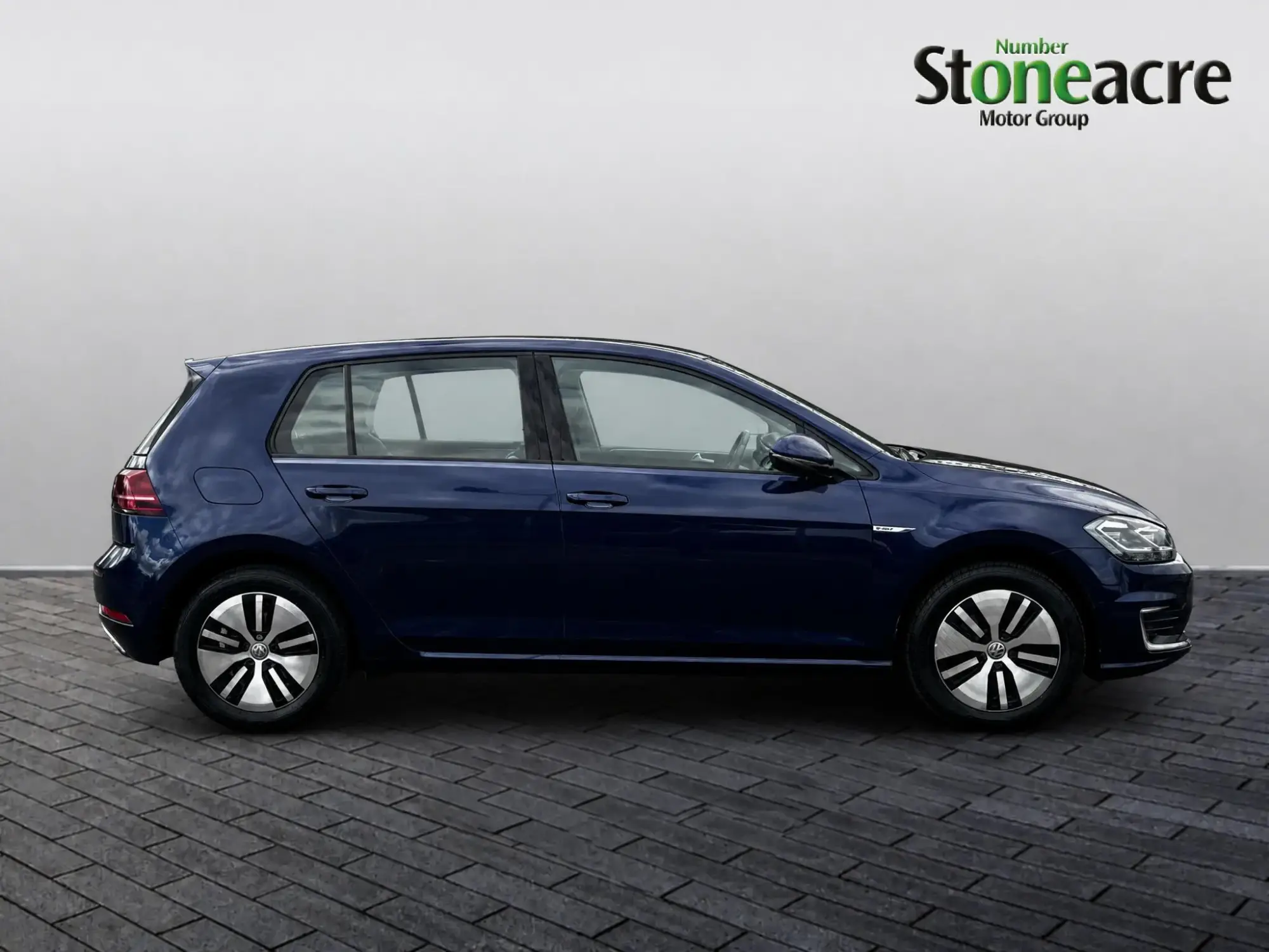 Volkswagen e-Golf Image 2