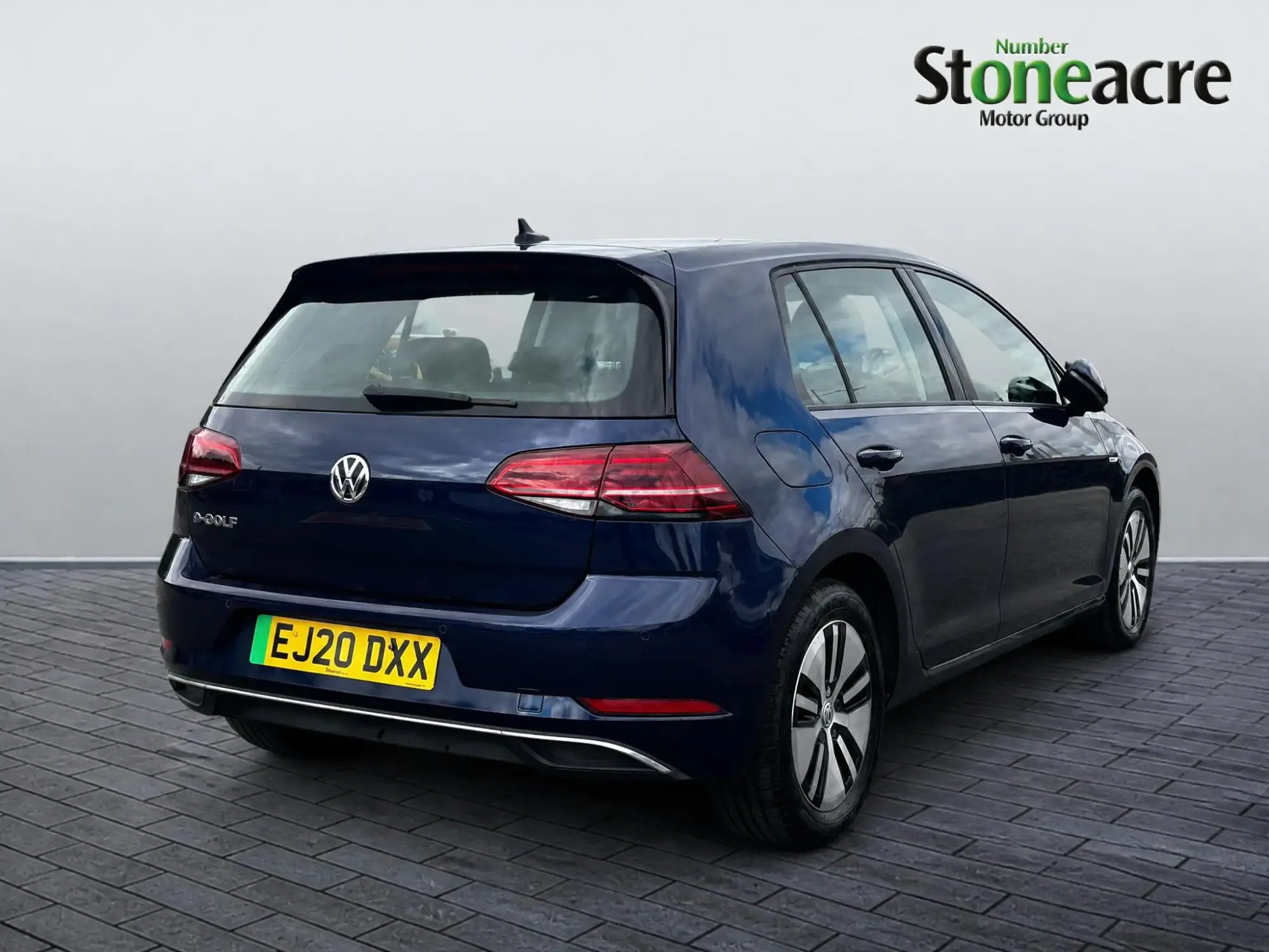 Volkswagen e-Golf Image 3