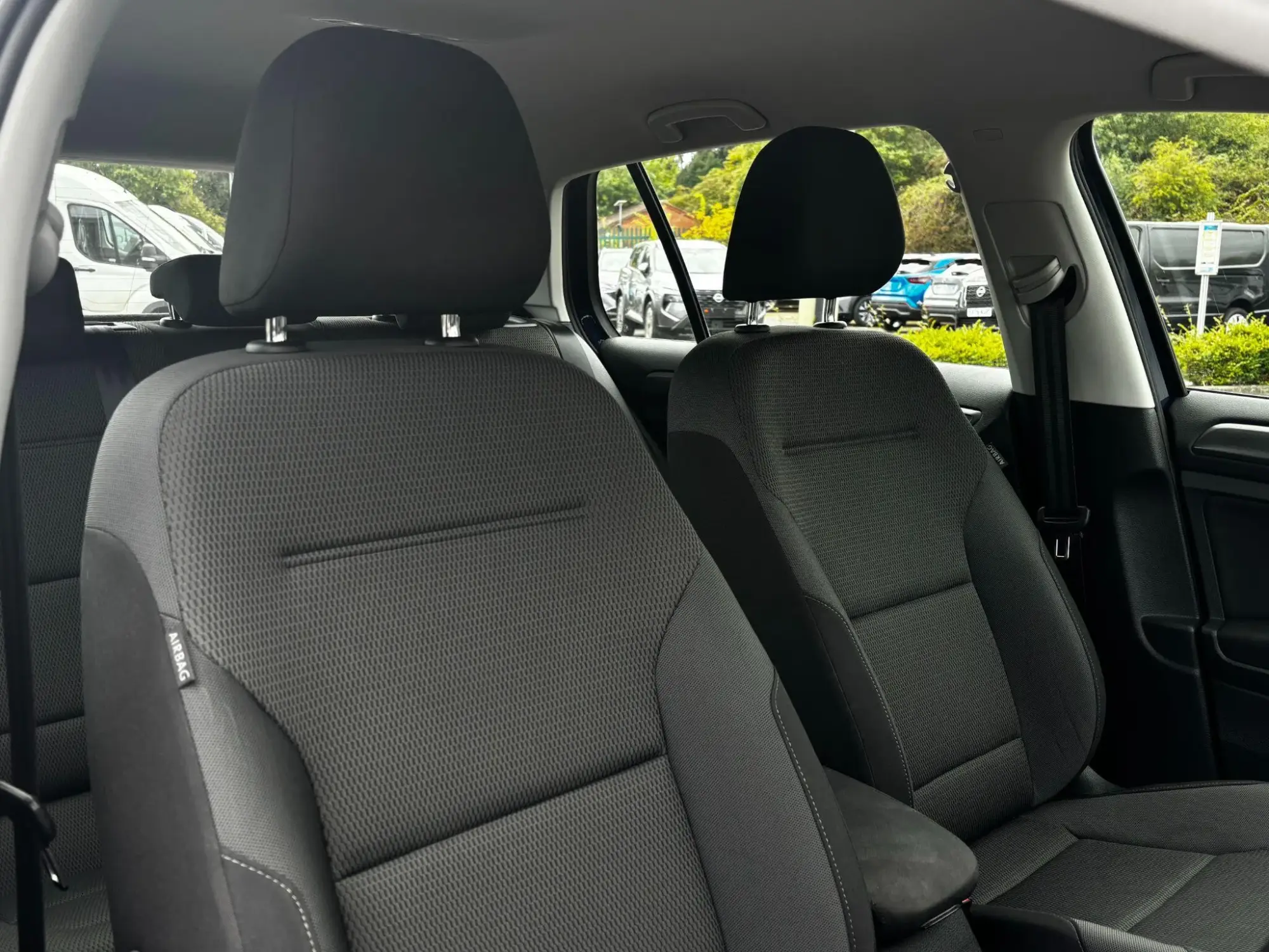 Volkswagen e-Golf Image 14