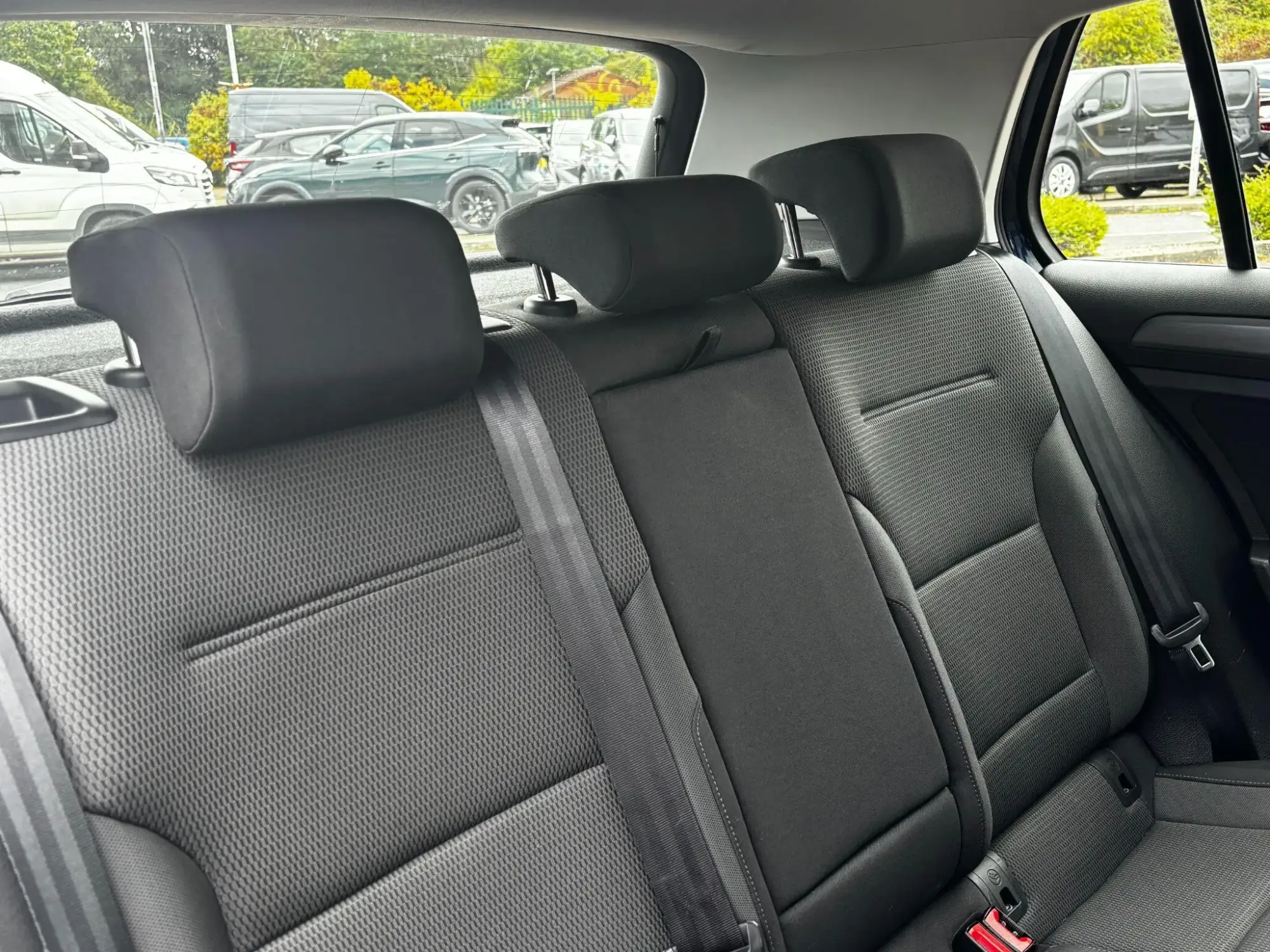 Volkswagen e-Golf Image 15