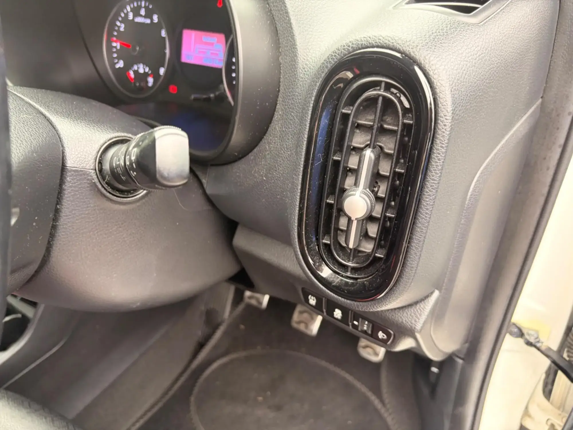 Kia Picanto Image 17 Kia Picanto Image 17