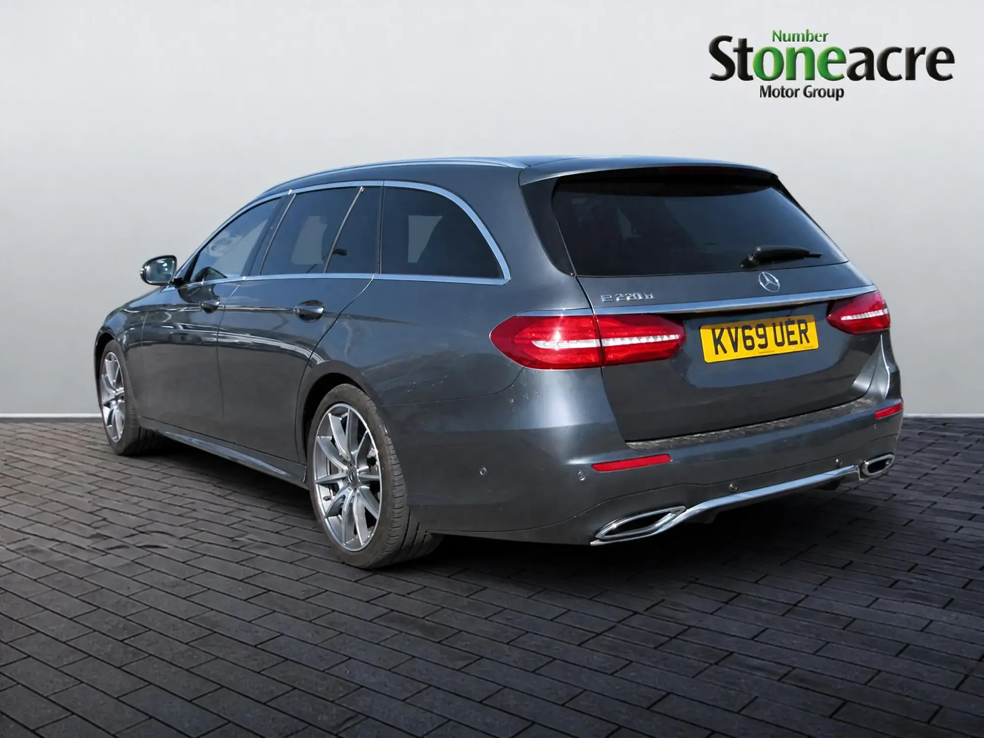 Mercedes-Benz E-Class Image 4