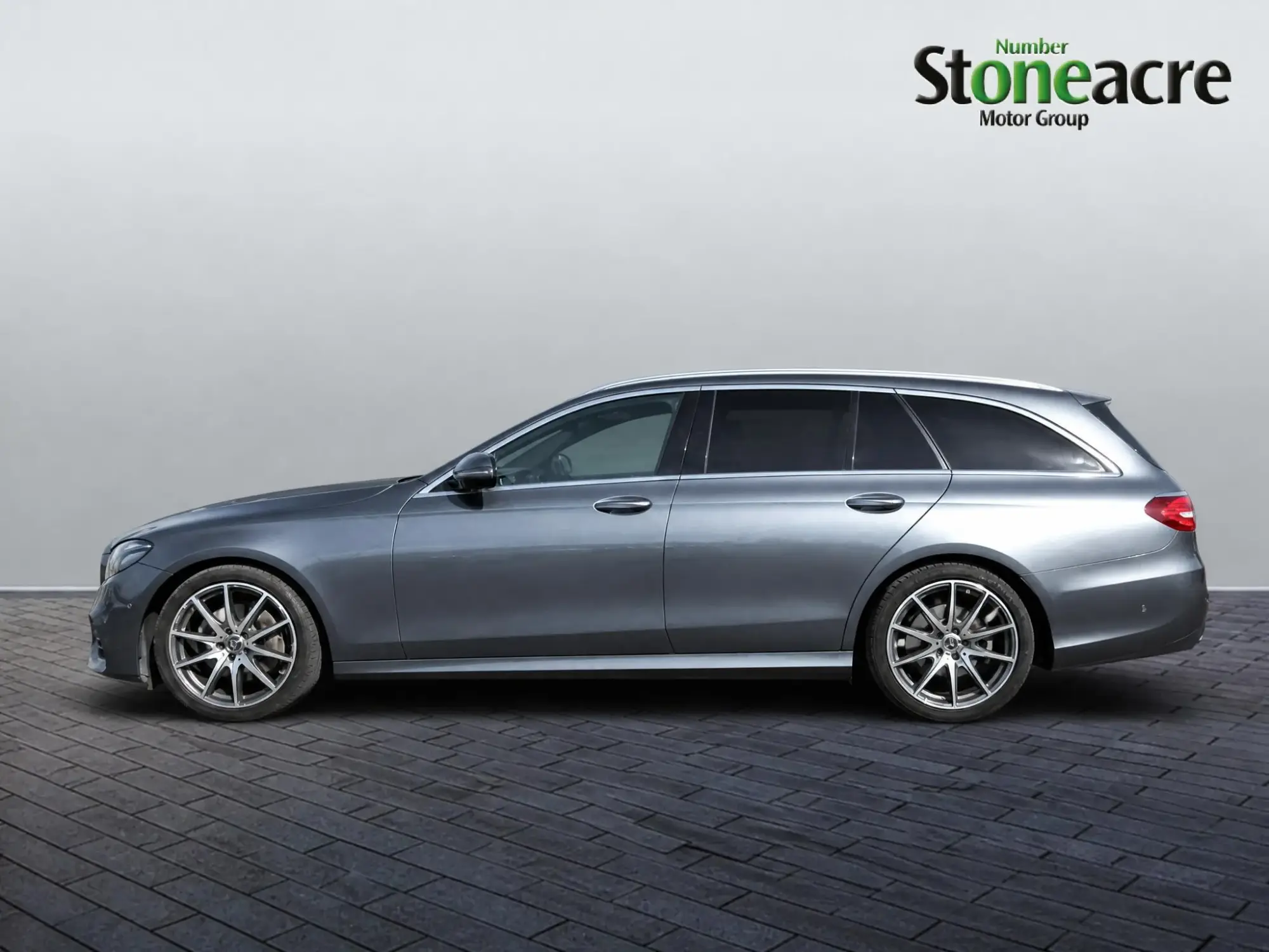 Mercedes-Benz E-Class Image 5