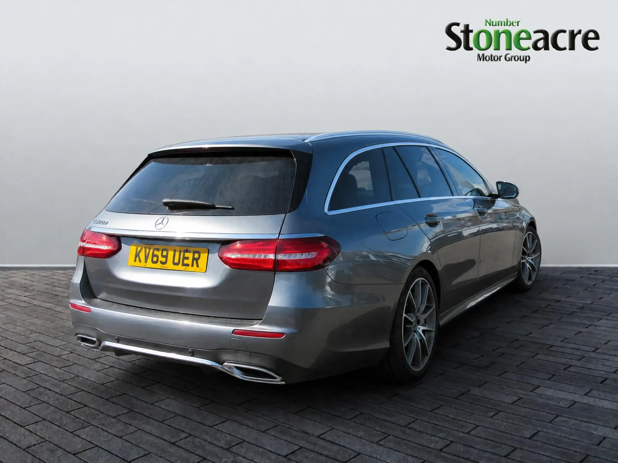 Mercedes-Benz E-Class Image 8