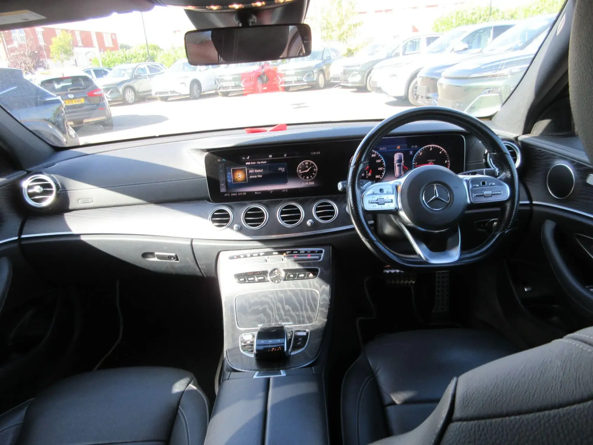 Mercedes-Benz E-Class Image 9