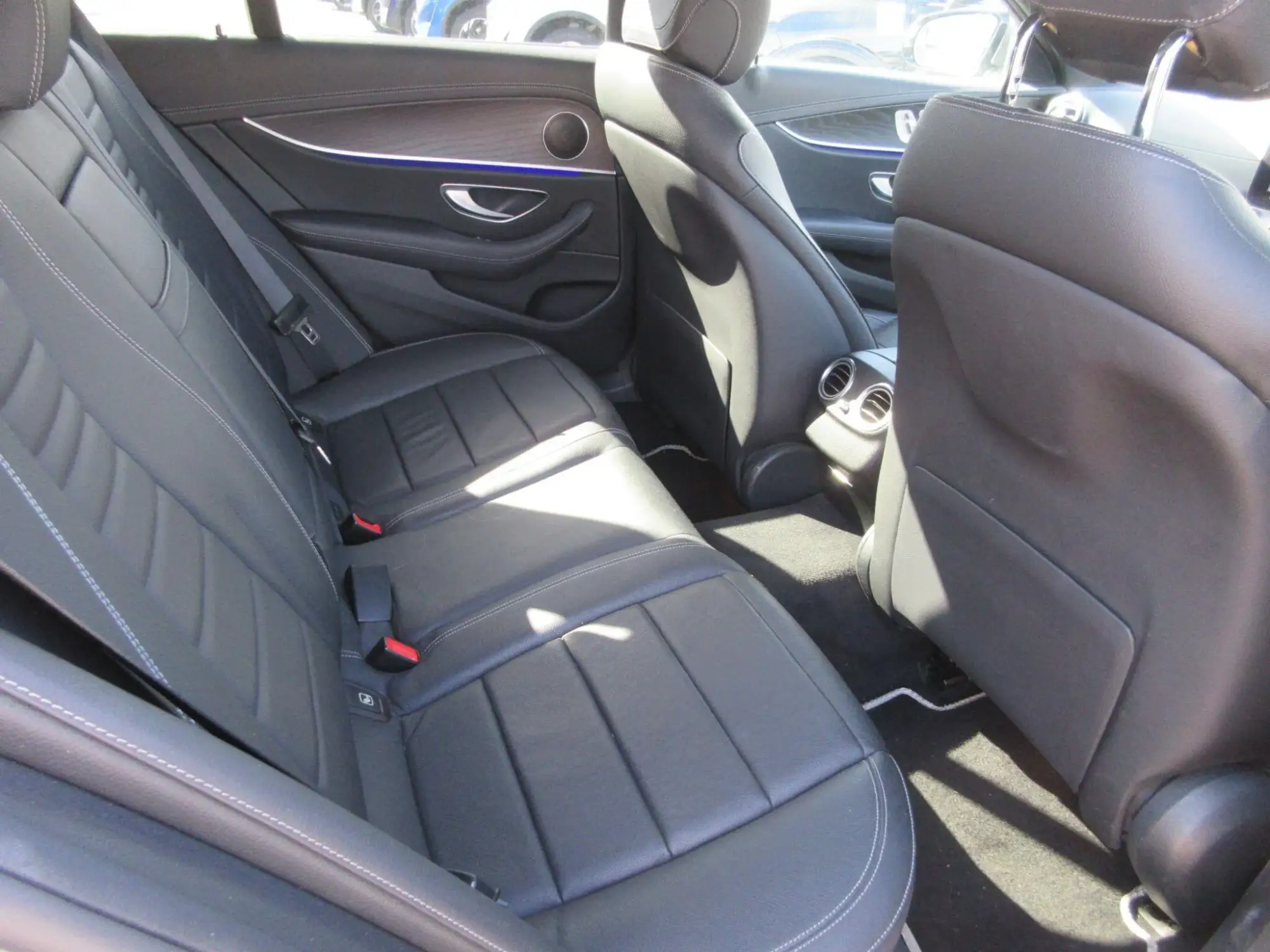 Mercedes-Benz E-Class Image 10