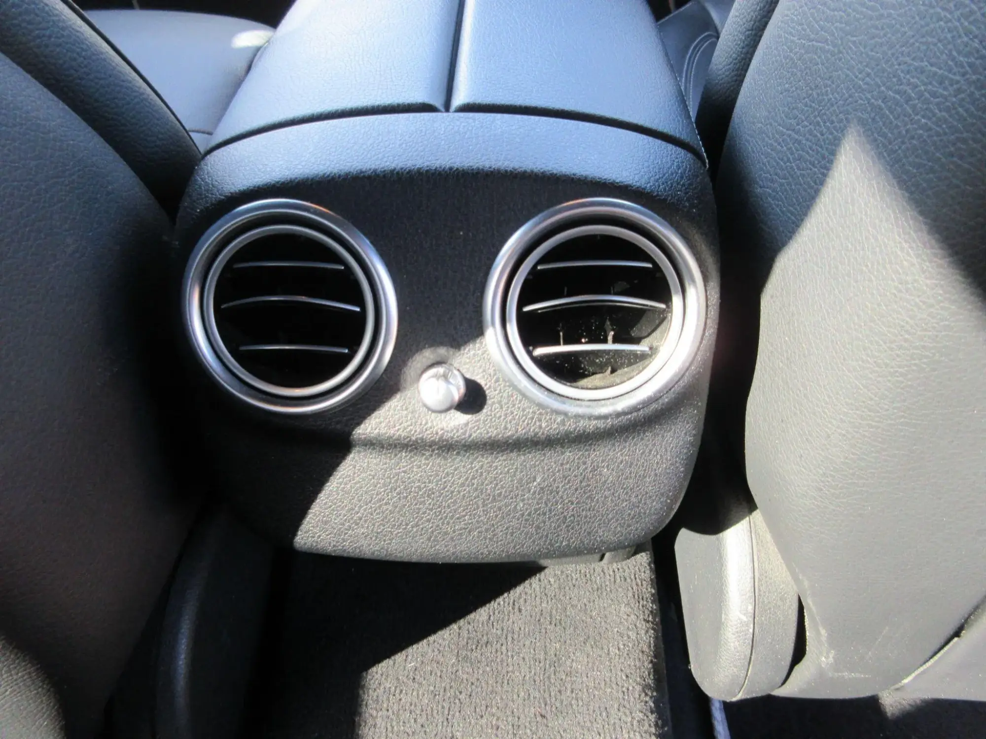 Mercedes-Benz E-Class Image 13