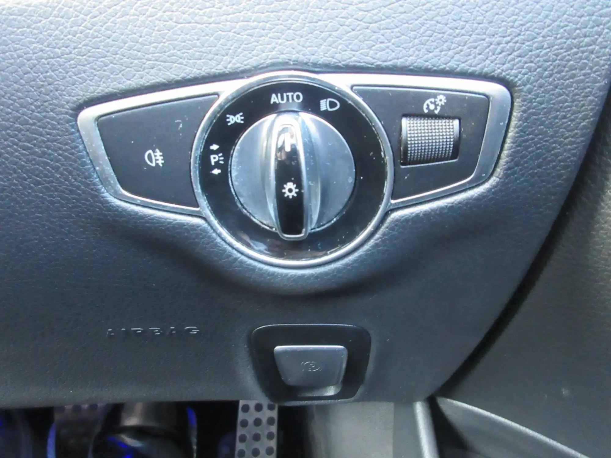 Mercedes-Benz E-Class Image 18