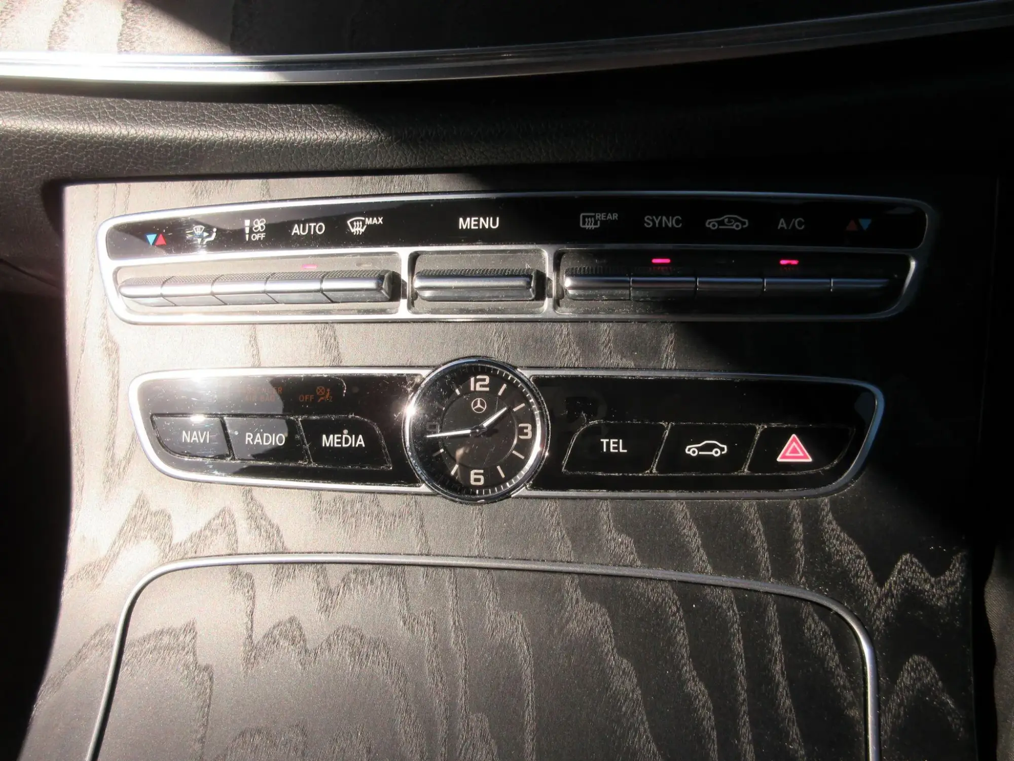 Mercedes-Benz E-Class Image 19