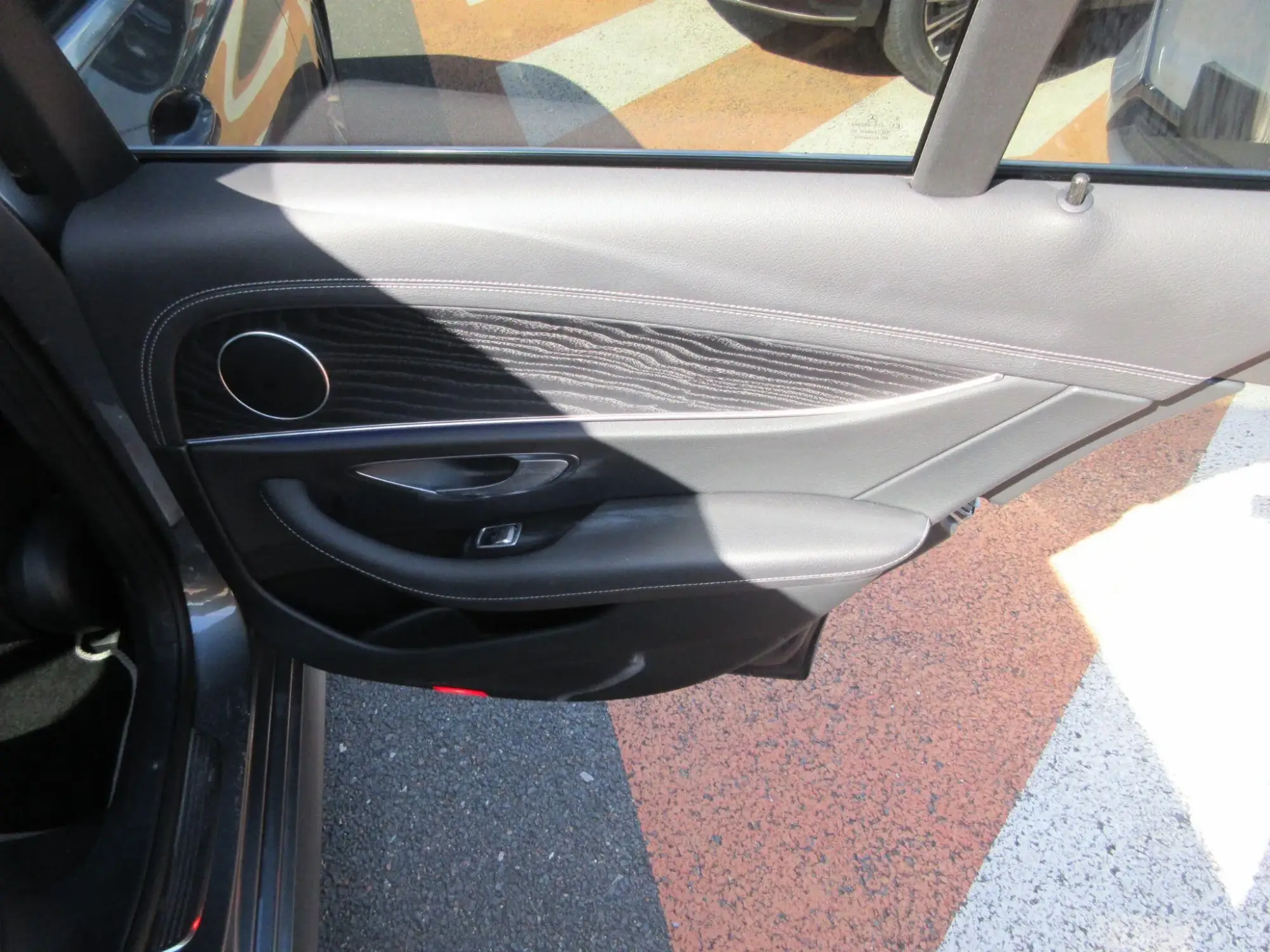 Mercedes-Benz E-Class Image 21