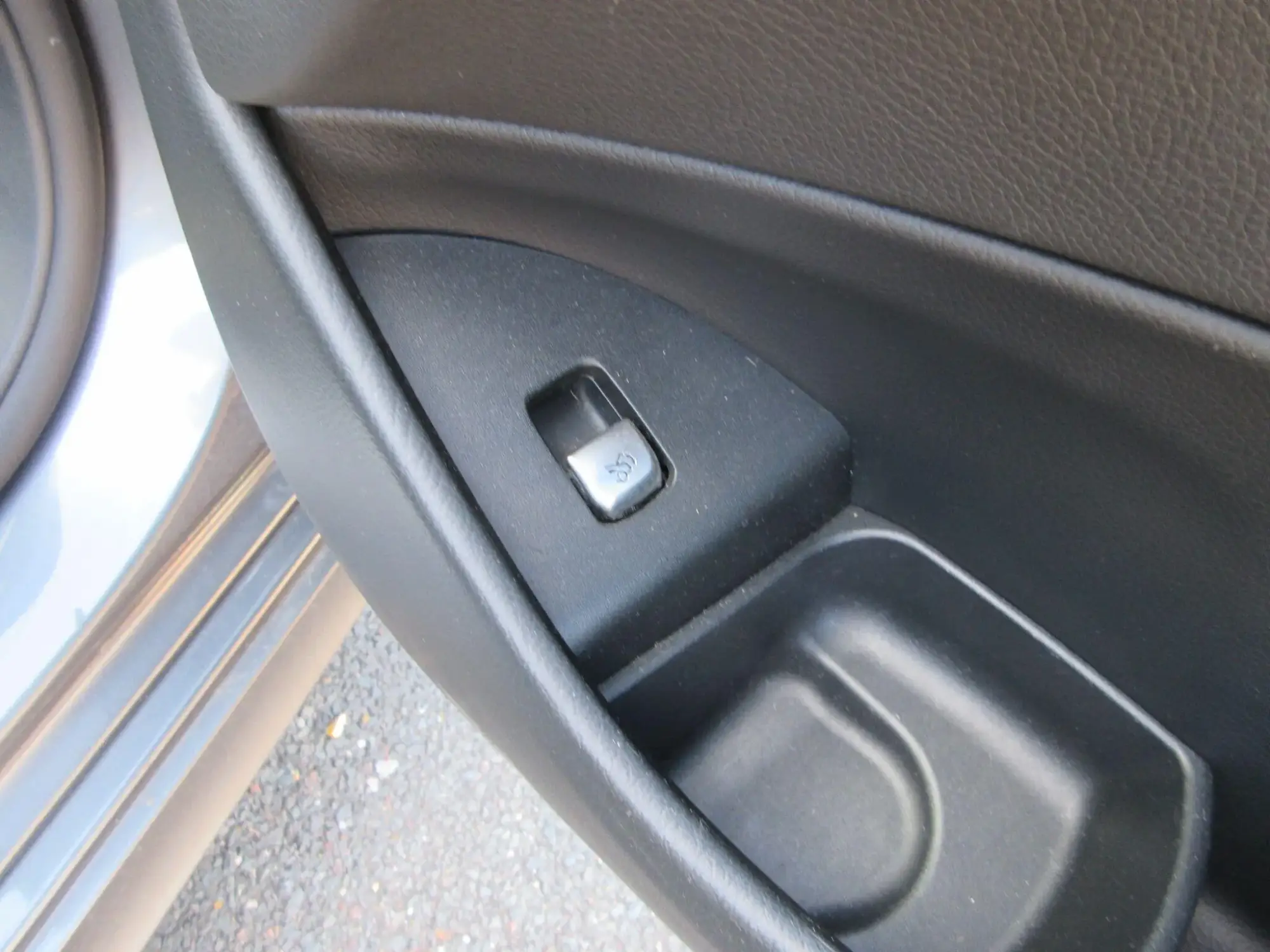 Mercedes-Benz E-Class Image 23