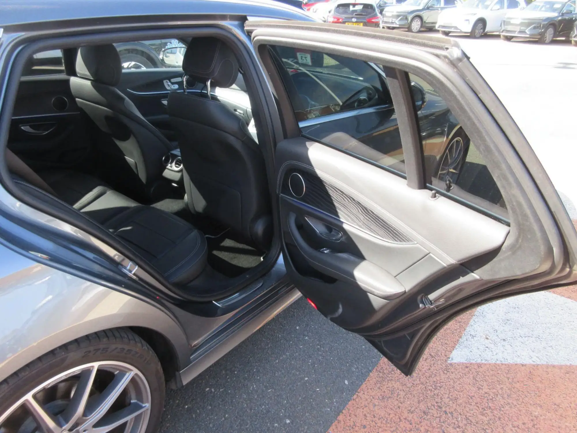Mercedes-Benz E-Class Image 27