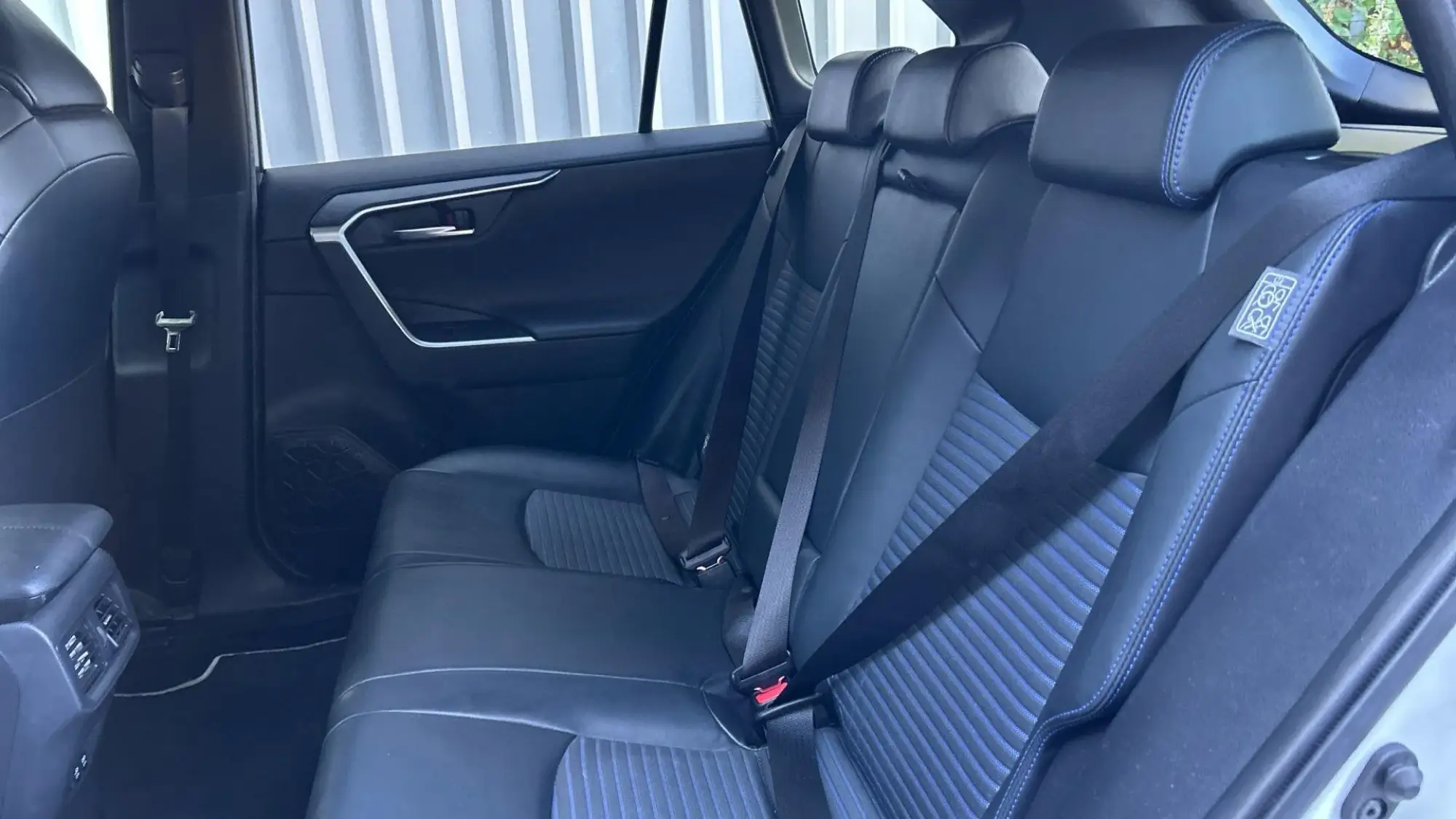Toyota RAV4 Image 16