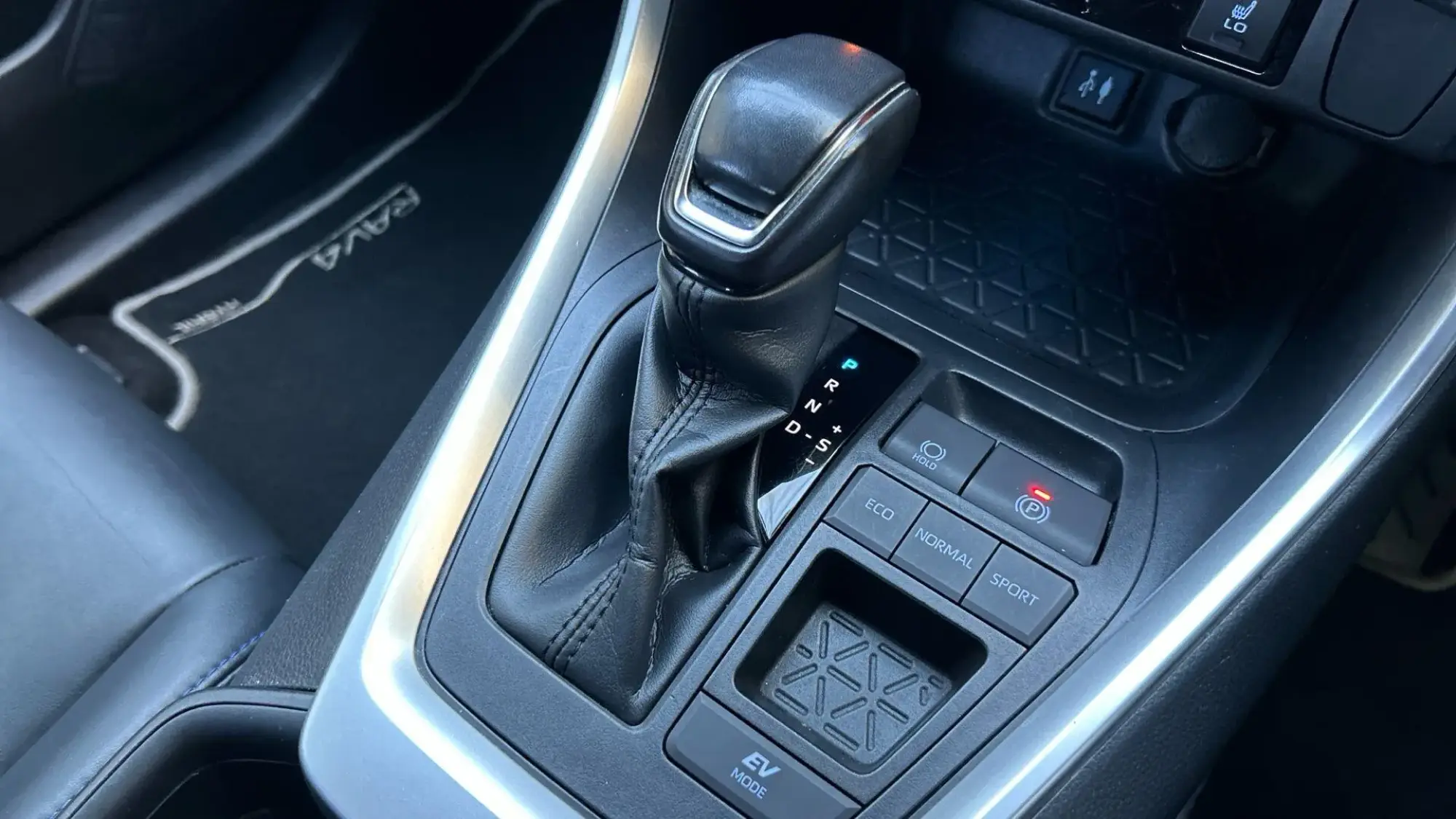 Toyota RAV4 Image 33