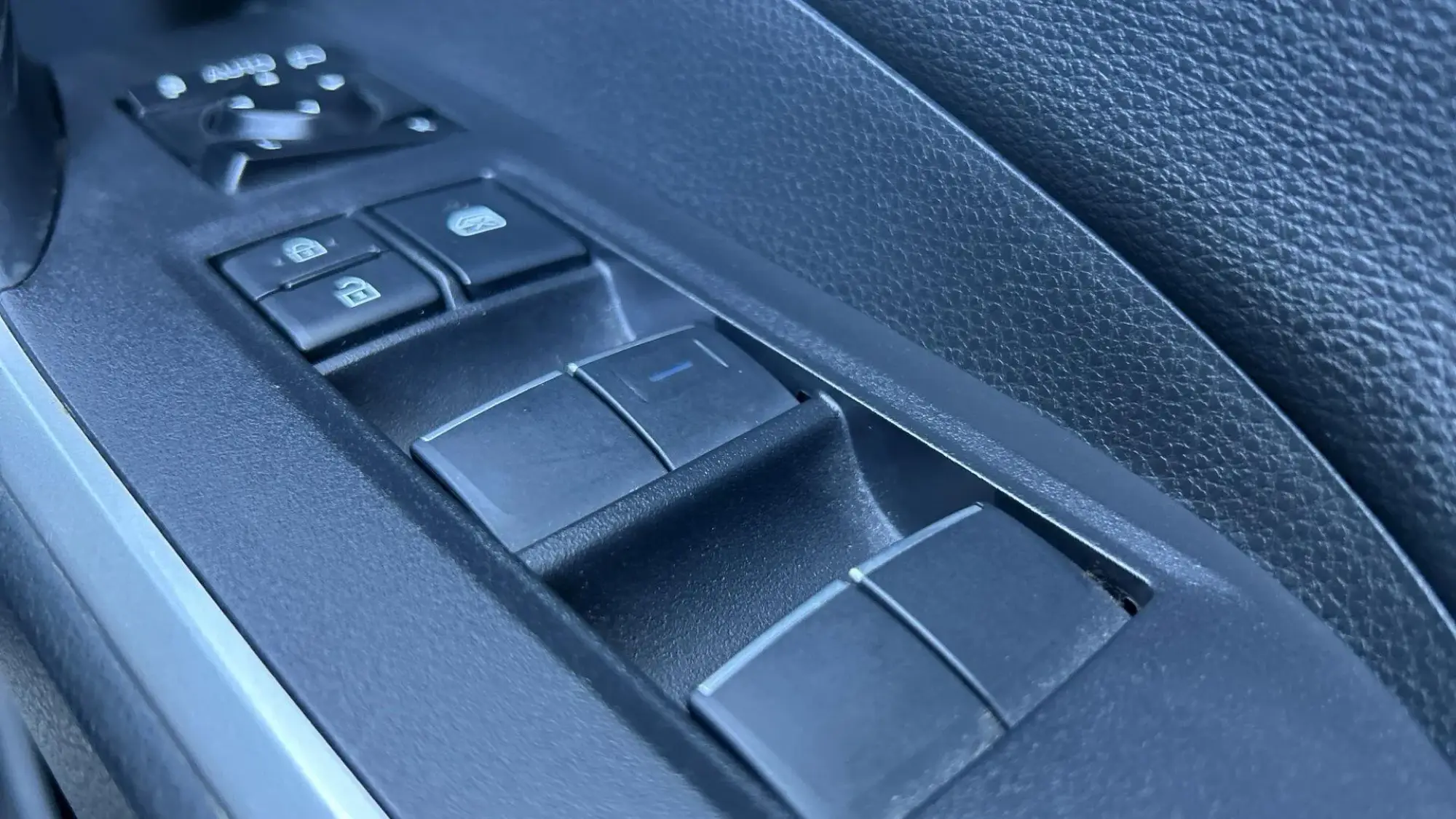 Toyota RAV4 Image 38