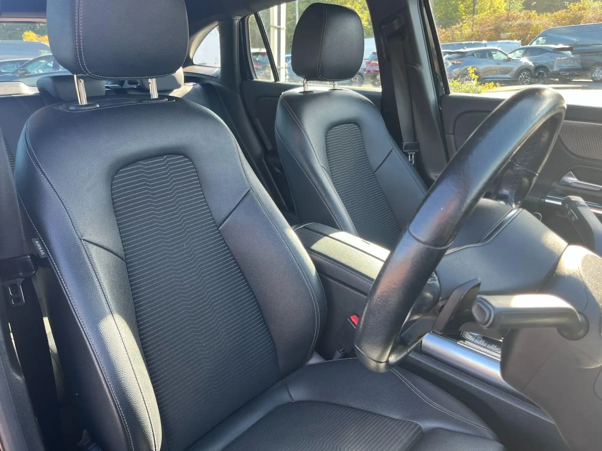 Mercedes-Benz GLA Image 14