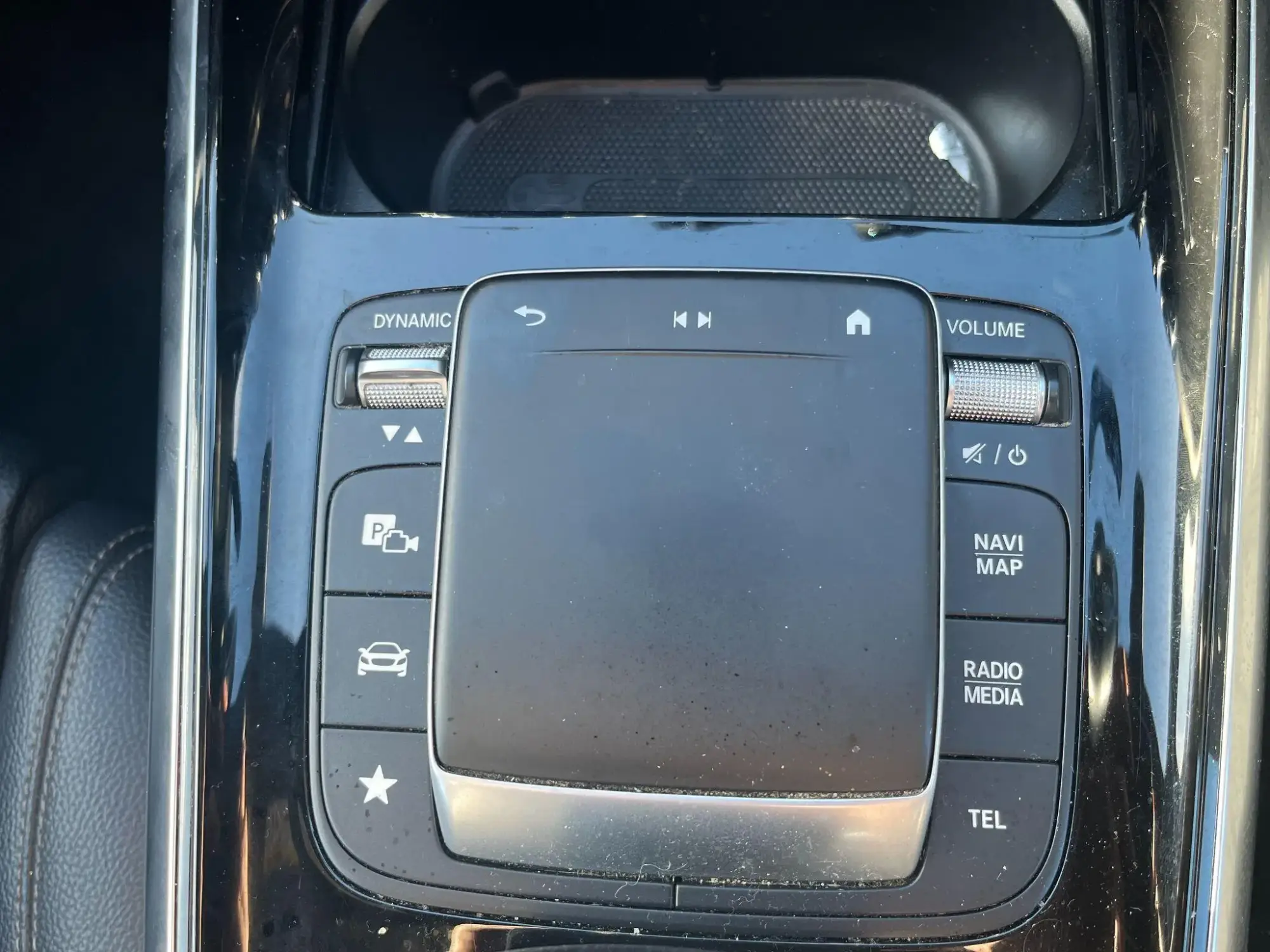 Mercedes-Benz GLA Image 24