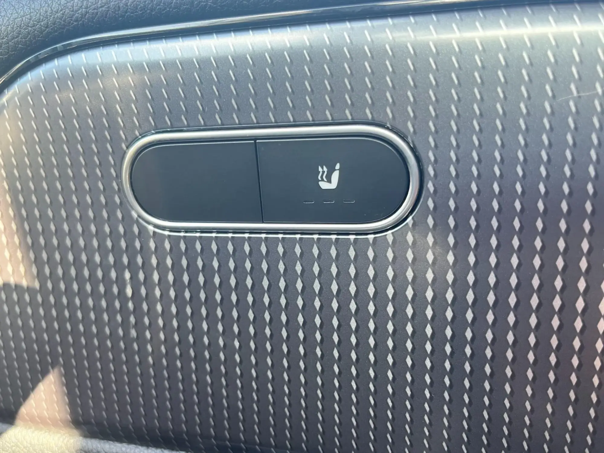Mercedes-Benz GLA Image 25