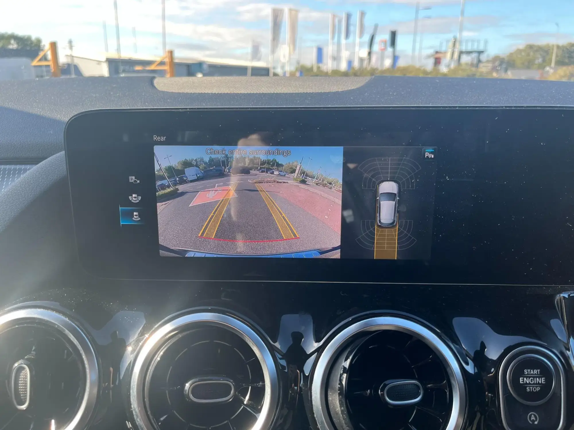 Mercedes-Benz GLA Image 26