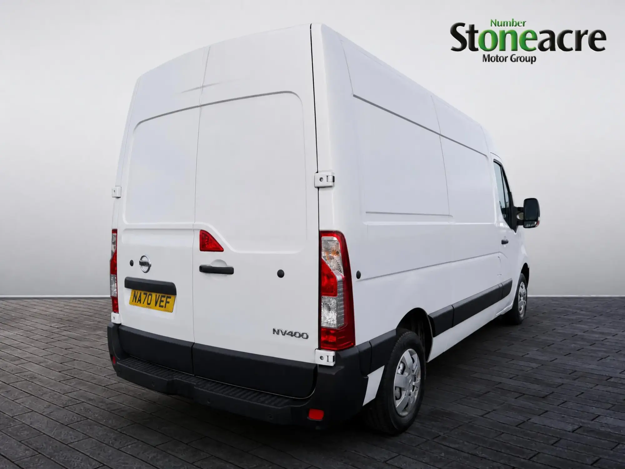 Nissan NV400 2.3 dCi 35 Tekna FWD L2 H2 Euro 6 5dr NA70VEF Image 3