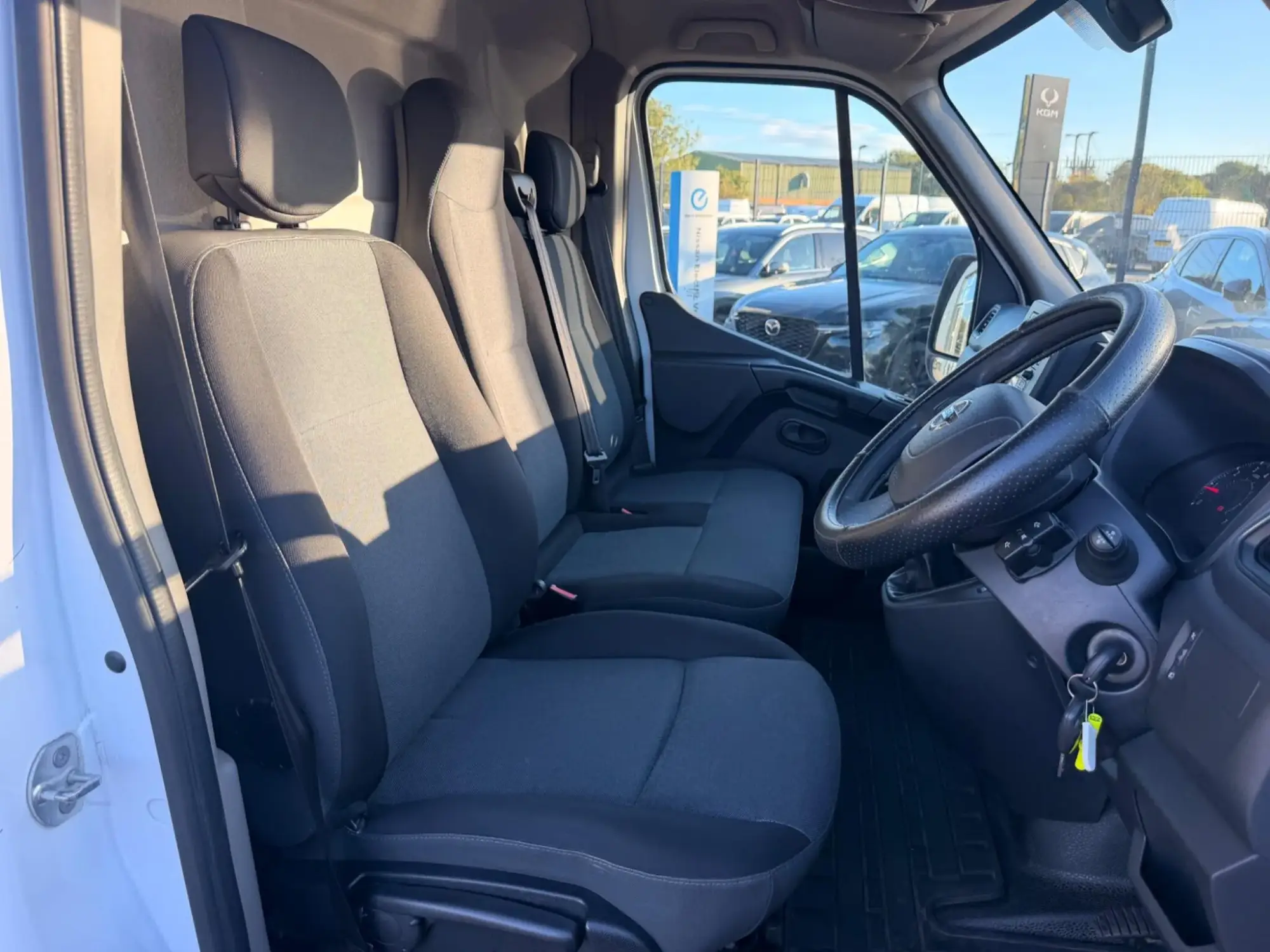 Nissan NV400 Image 6 Nissan NV400 Image 6