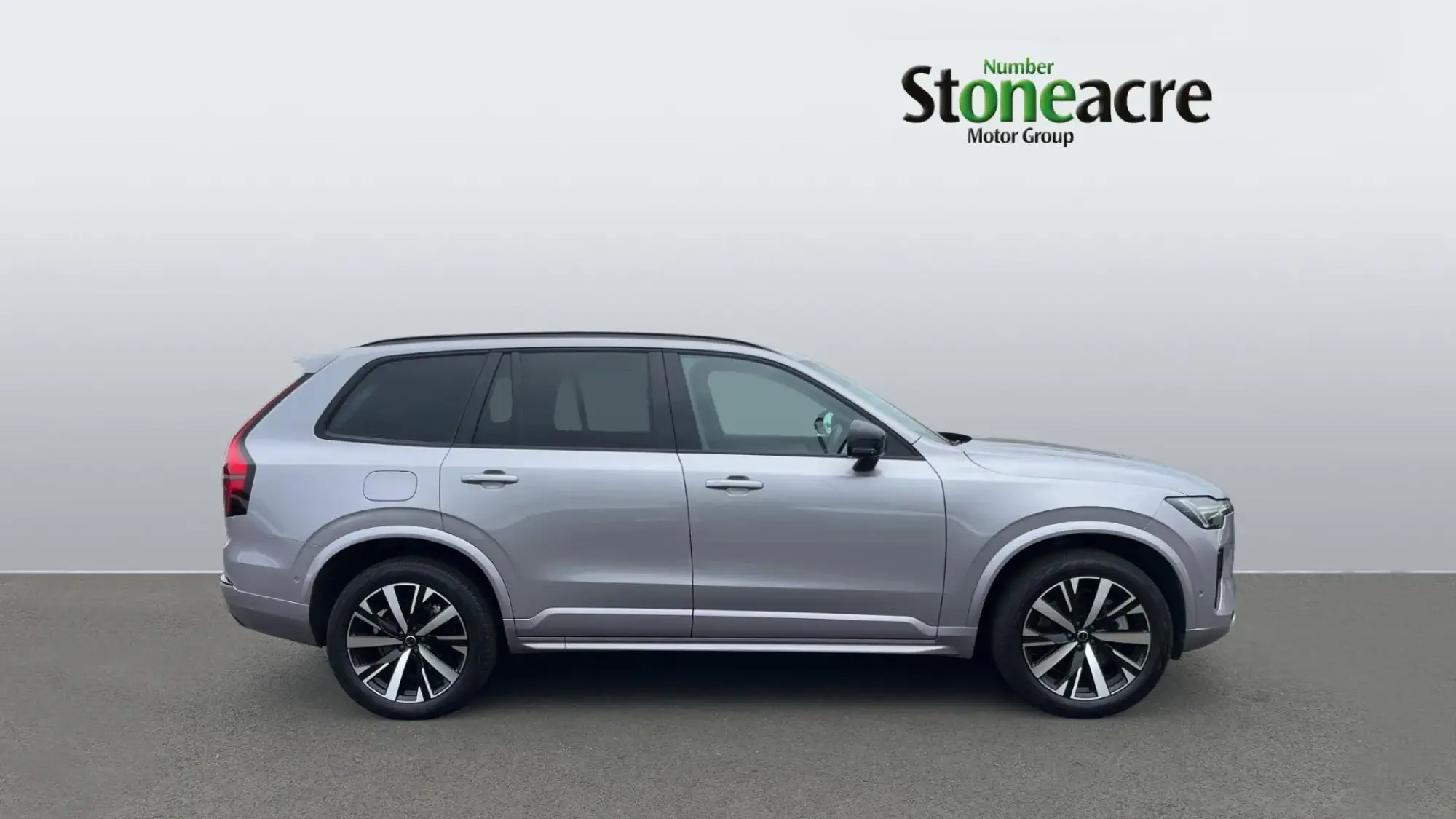 Volvo XC90 Plug-In Hybrid 2.0 T8 18.8kWh Plus Auto 4WD Euro 6 (s/s) 5dr RV75TVZ Image 3 Volvo XC90 Plug-In Hybrid 2.0 T8 18.8kWh Plus Auto 4WD Euro 6 (s/s) 5dr RV75TVZ Image 3