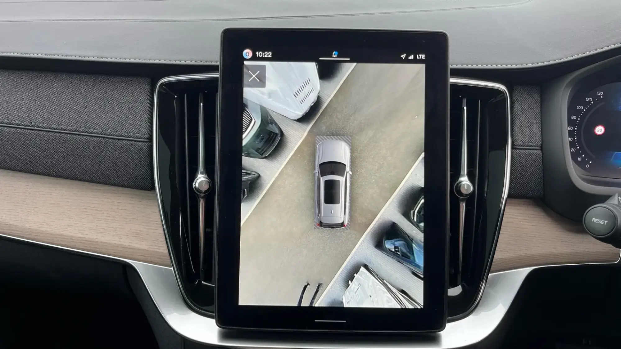 Volvo XC90 Plug-In Hybrid Image 18 Volvo XC90 Plug-In Hybrid Image 18