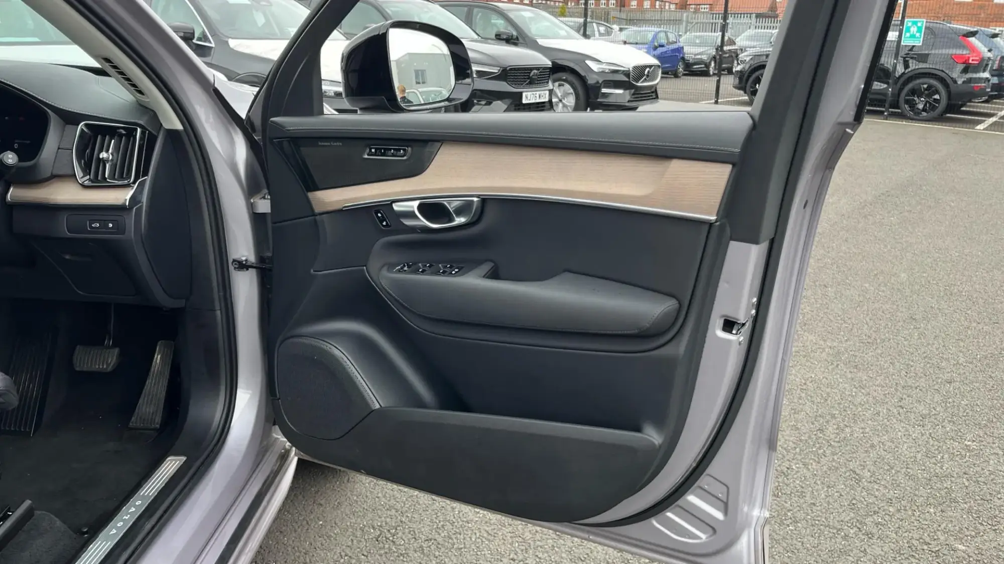 Volvo XC90 Plug-In Hybrid Image 28 Volvo XC90 Plug-In Hybrid Image 28