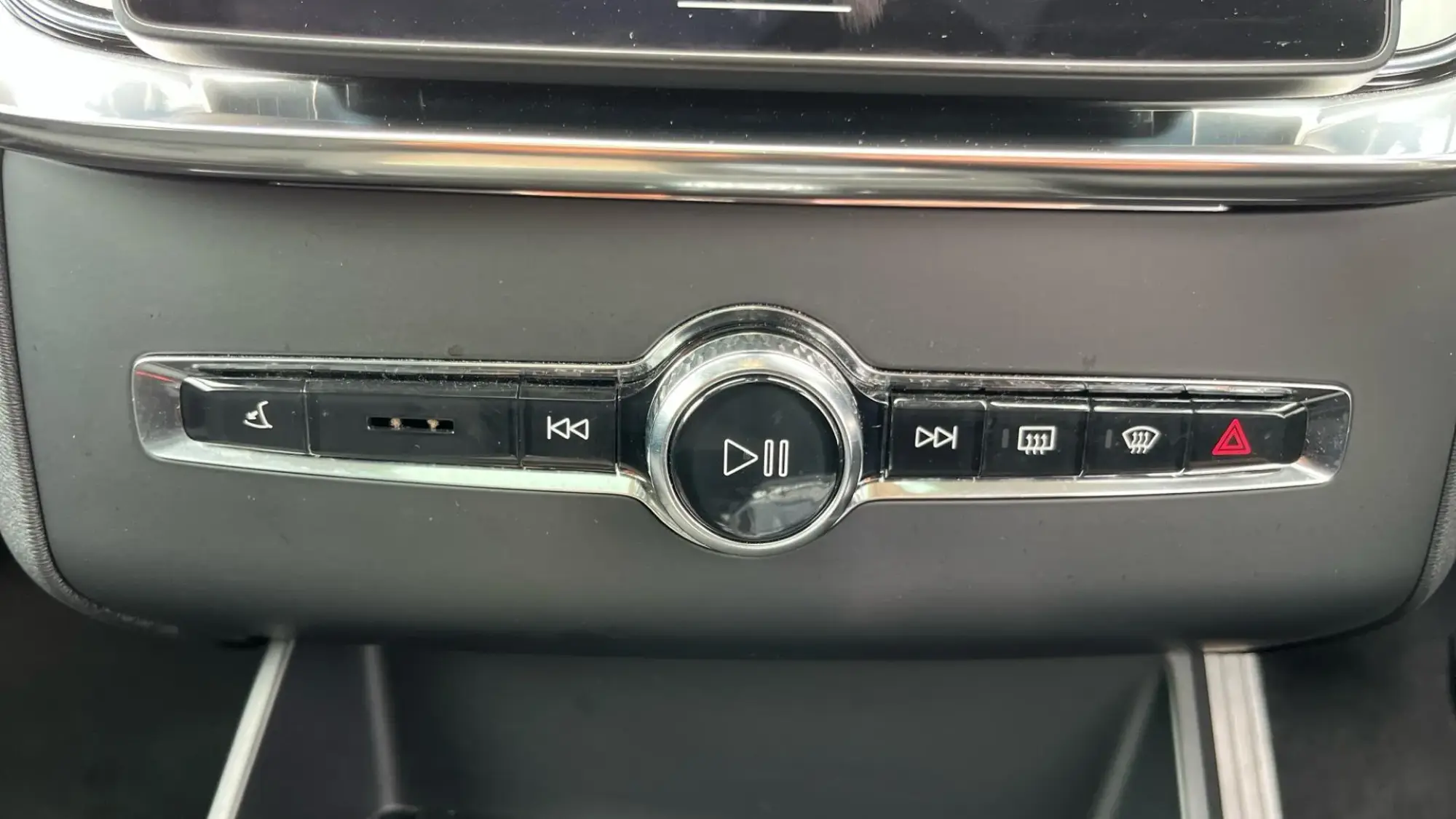 Volvo XC90 Plug-In Hybrid Image 44 Volvo XC90 Plug-In Hybrid Image 44