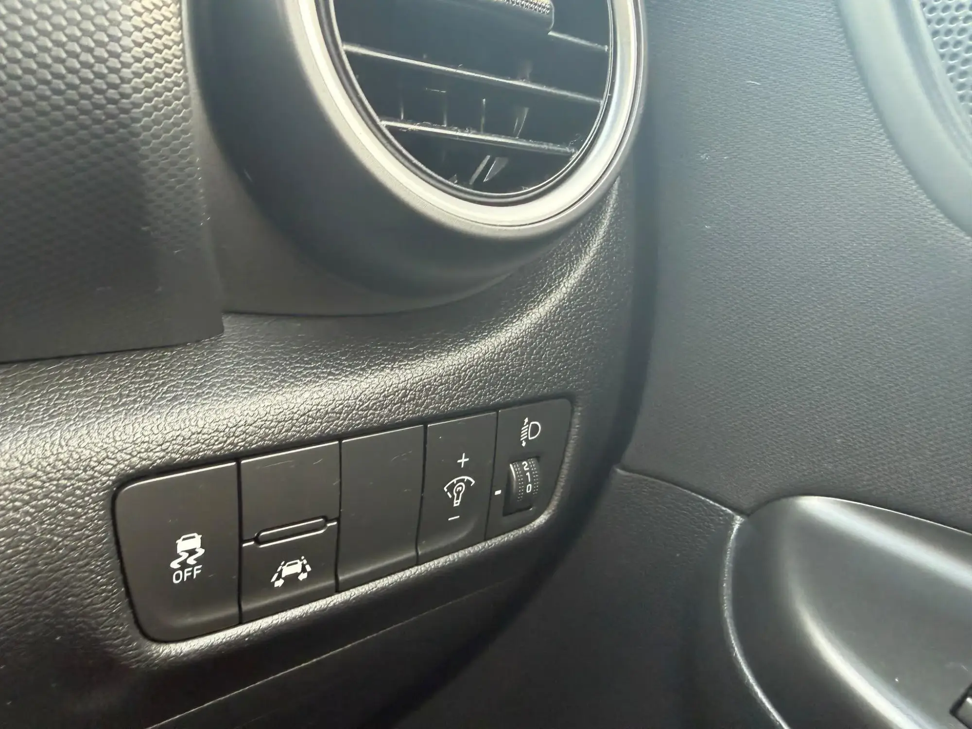 Hyundai KONA Image 16 Hyundai KONA Image 16