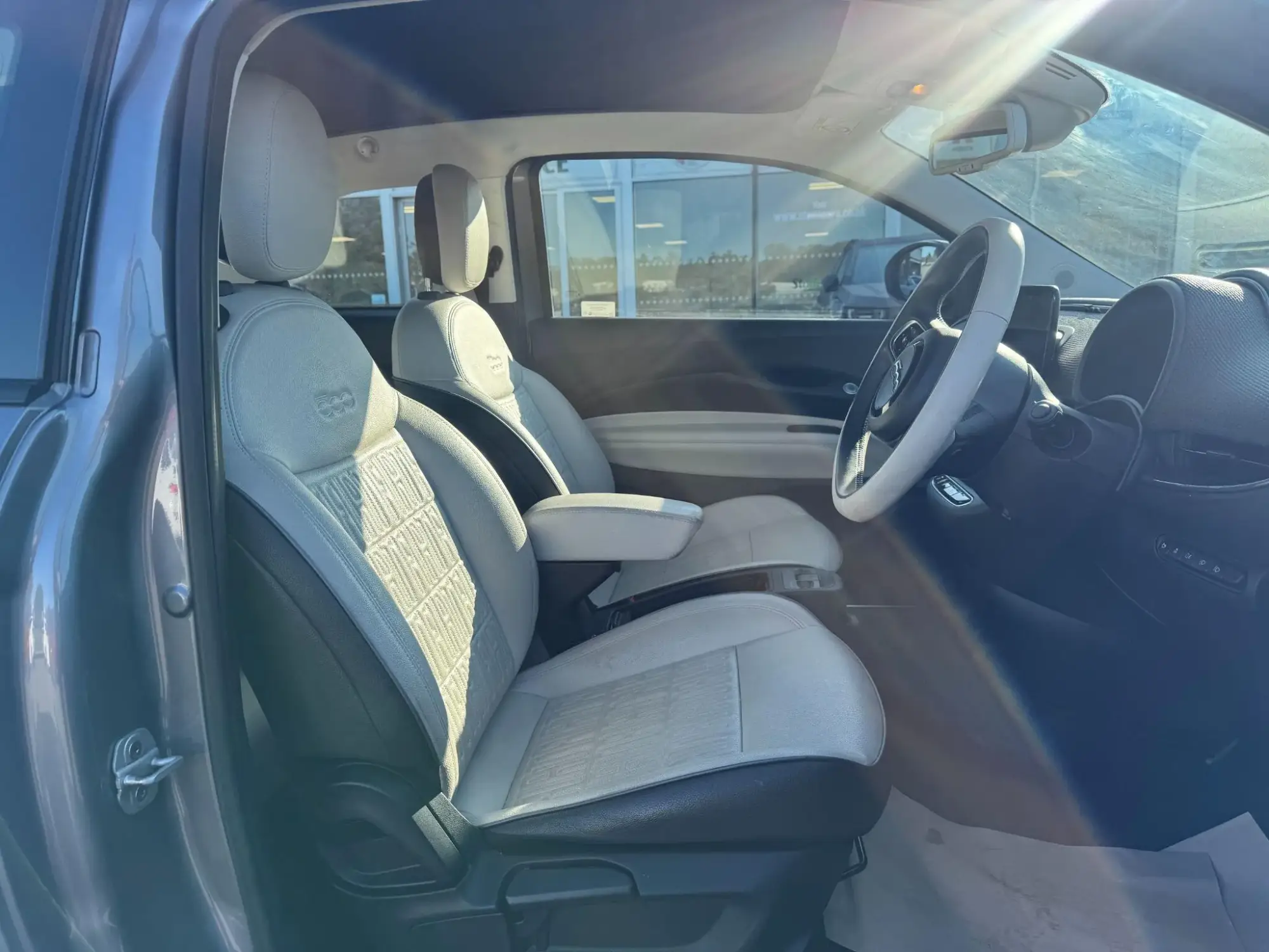 Fiat 500e C Image 11