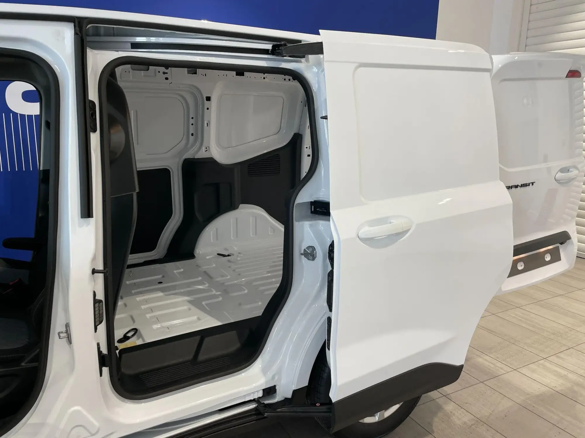 Ford Transit Courier Image 12 Ford Transit Courier Image 12