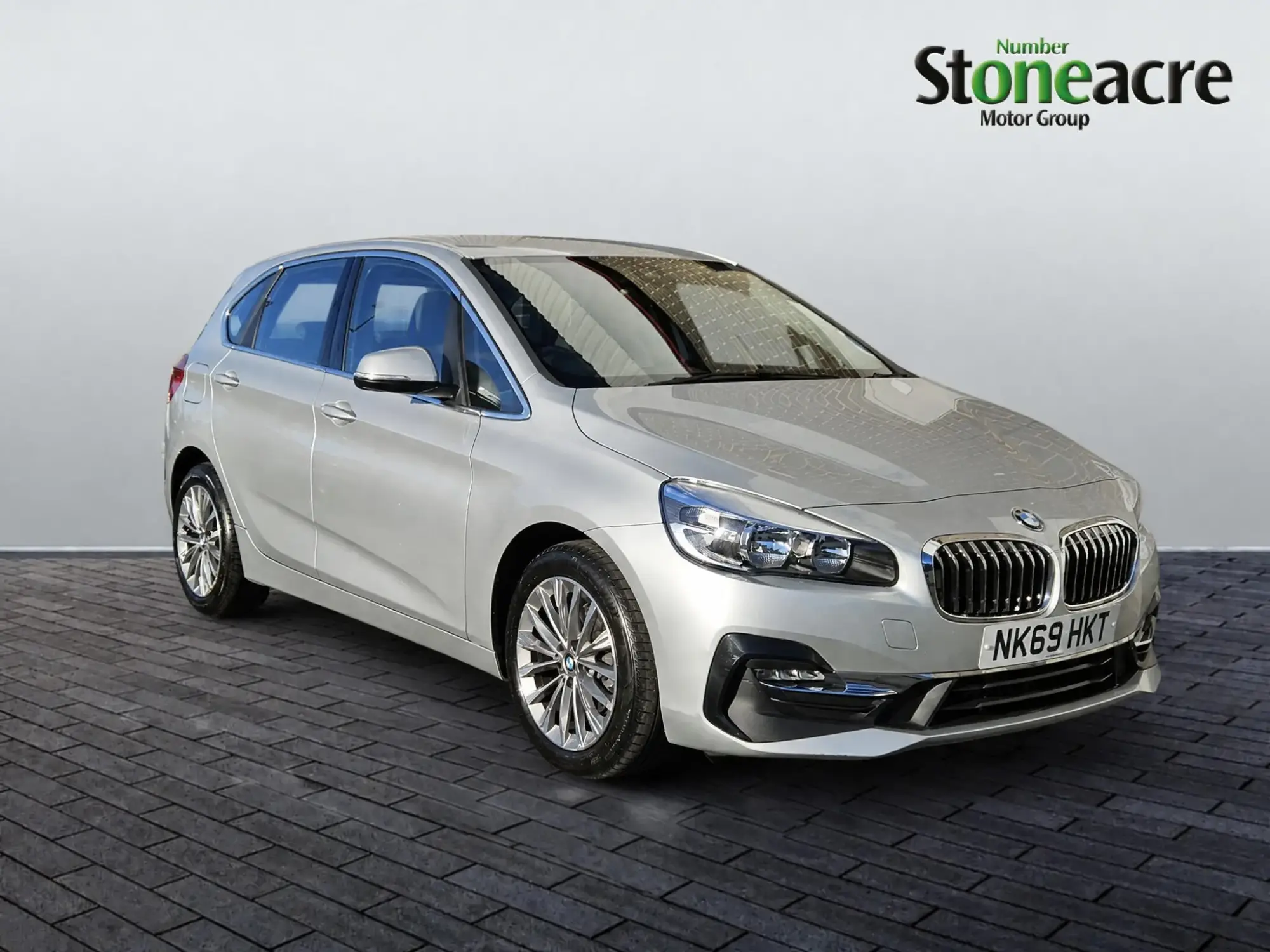 BMW 2 Series Active Tourer 1.5 218i Luxury Euro 6 (s/s) 5dr NK69HKT Image 1 BMW 2 Series Active Tourer 1.5 218i Luxury Euro 6 (s/s) 5dr NK69HKT Image 1