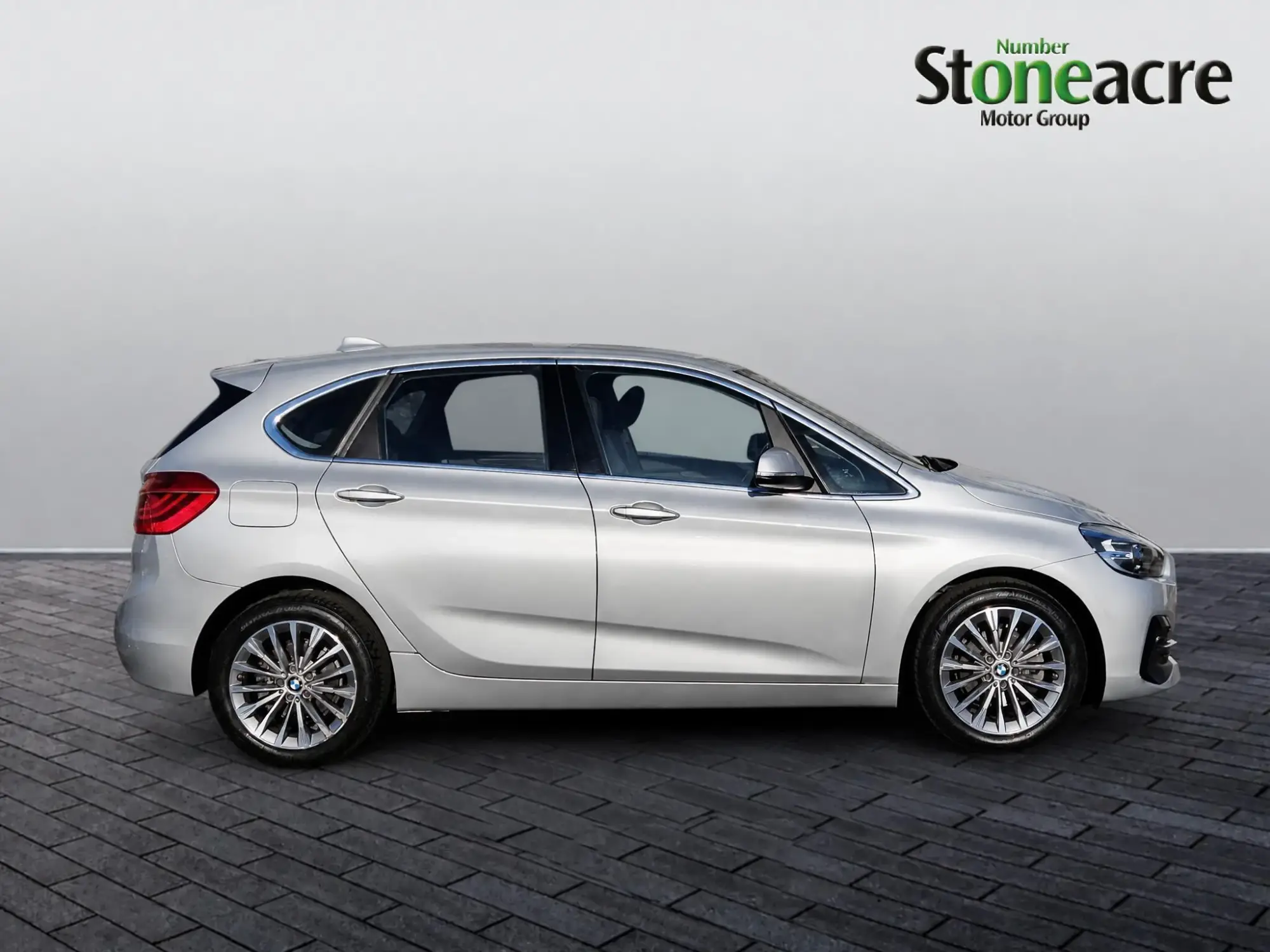 BMW 2 Series Active Tourer 1.5 218i Luxury Euro 6 (s/s) 5dr NK69HKT Image 2 BMW 2 Series Active Tourer 1.5 218i Luxury Euro 6 (s/s) 5dr NK69HKT Image 2