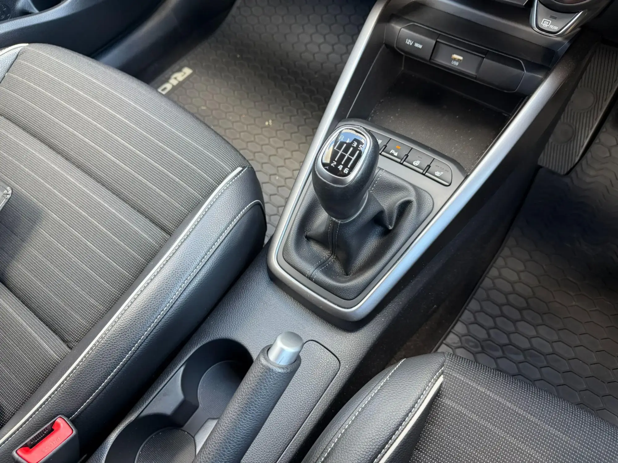 Kia Rio Image 14