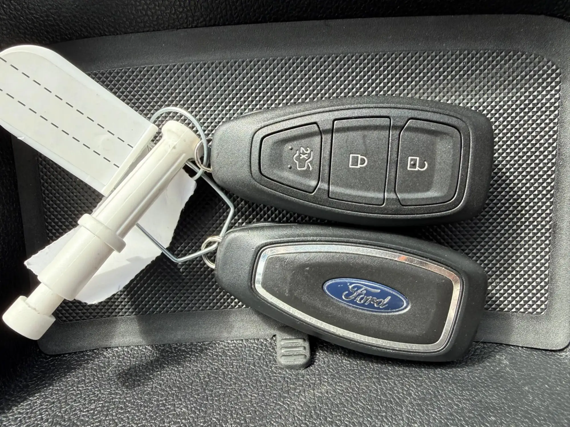 Ford Kuga Hybrid Image 21