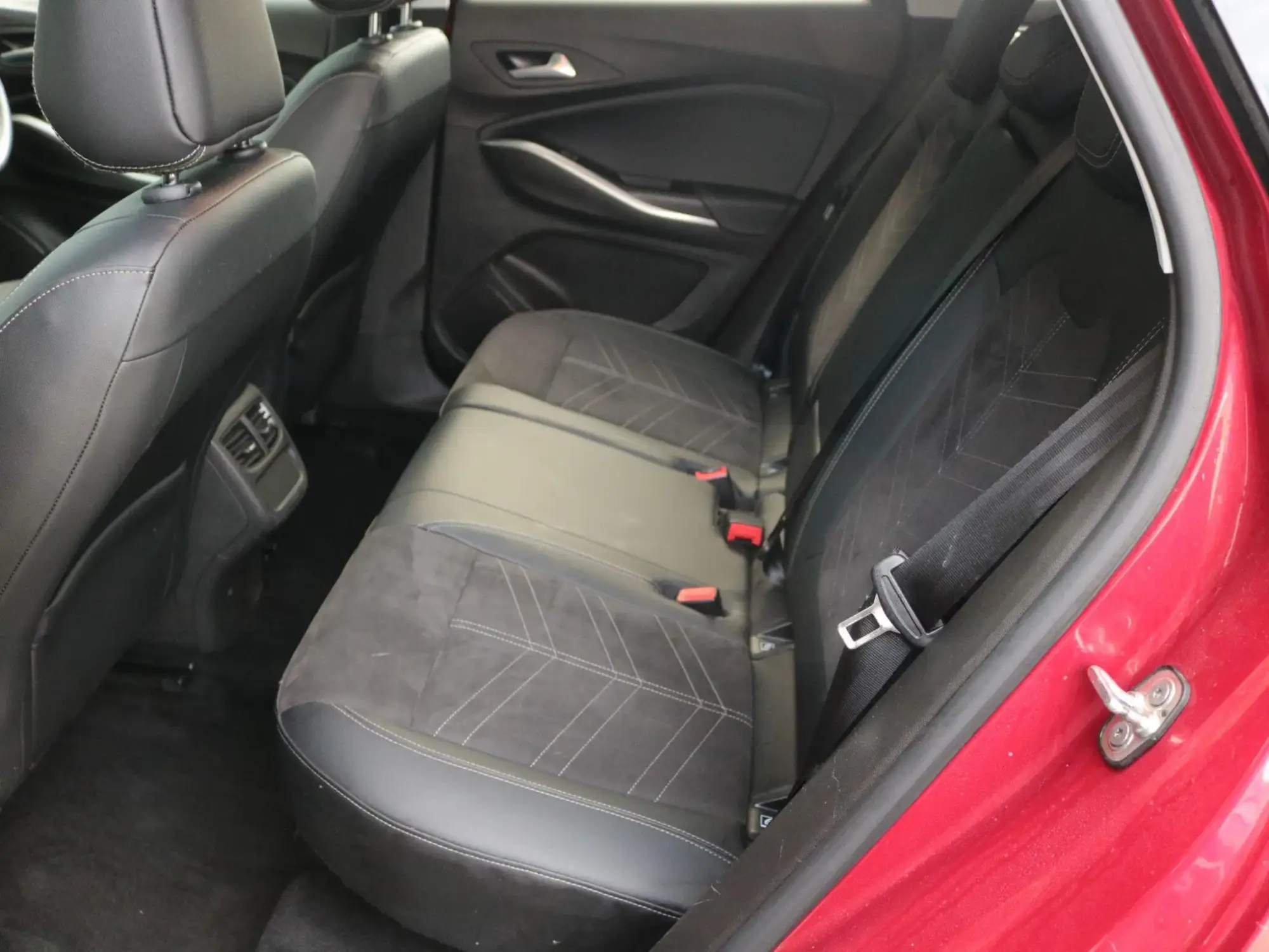 Vauxhall Grandland Image 25