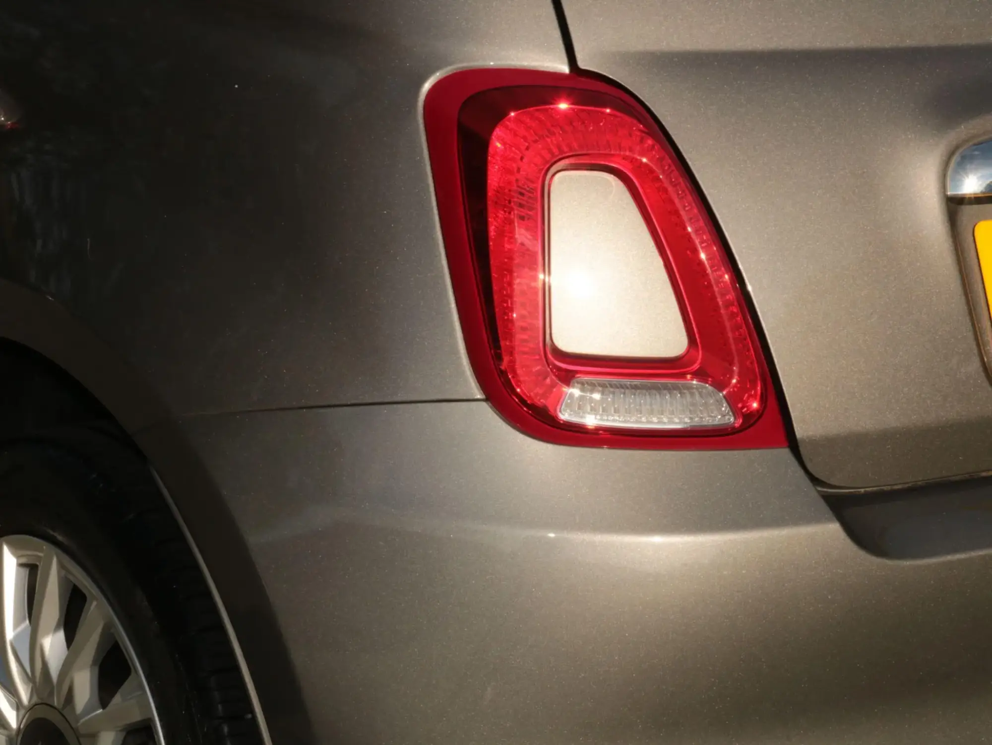 Fiat 500 Hybrid Image 9 Fiat 500 Hybrid Image 9