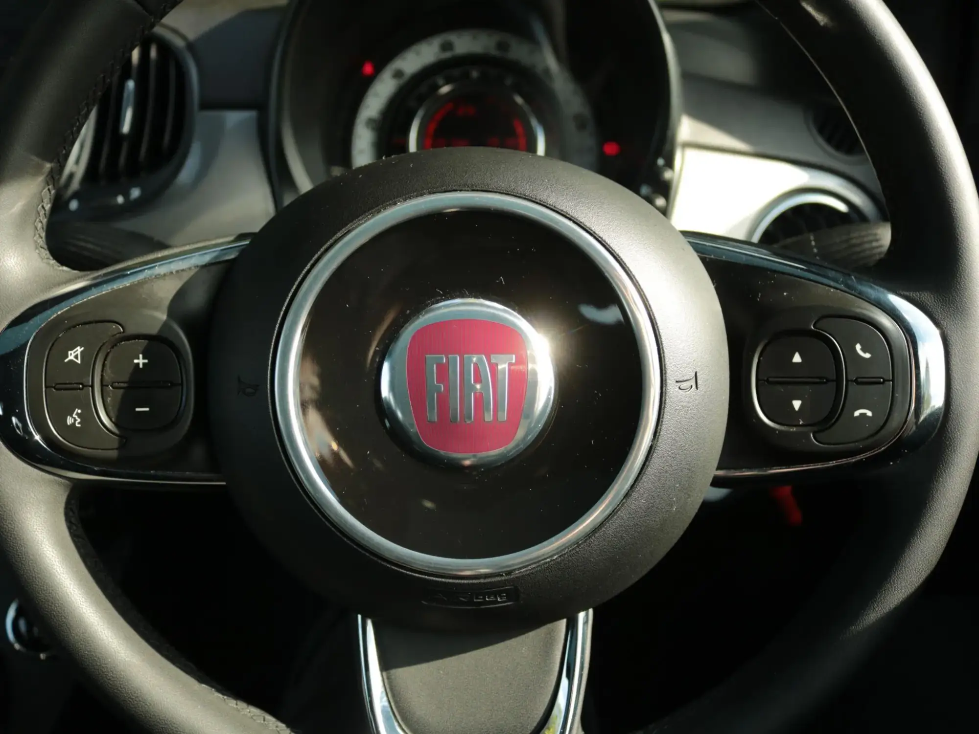 Fiat 500 Hybrid Image 16 Fiat 500 Hybrid Image 16